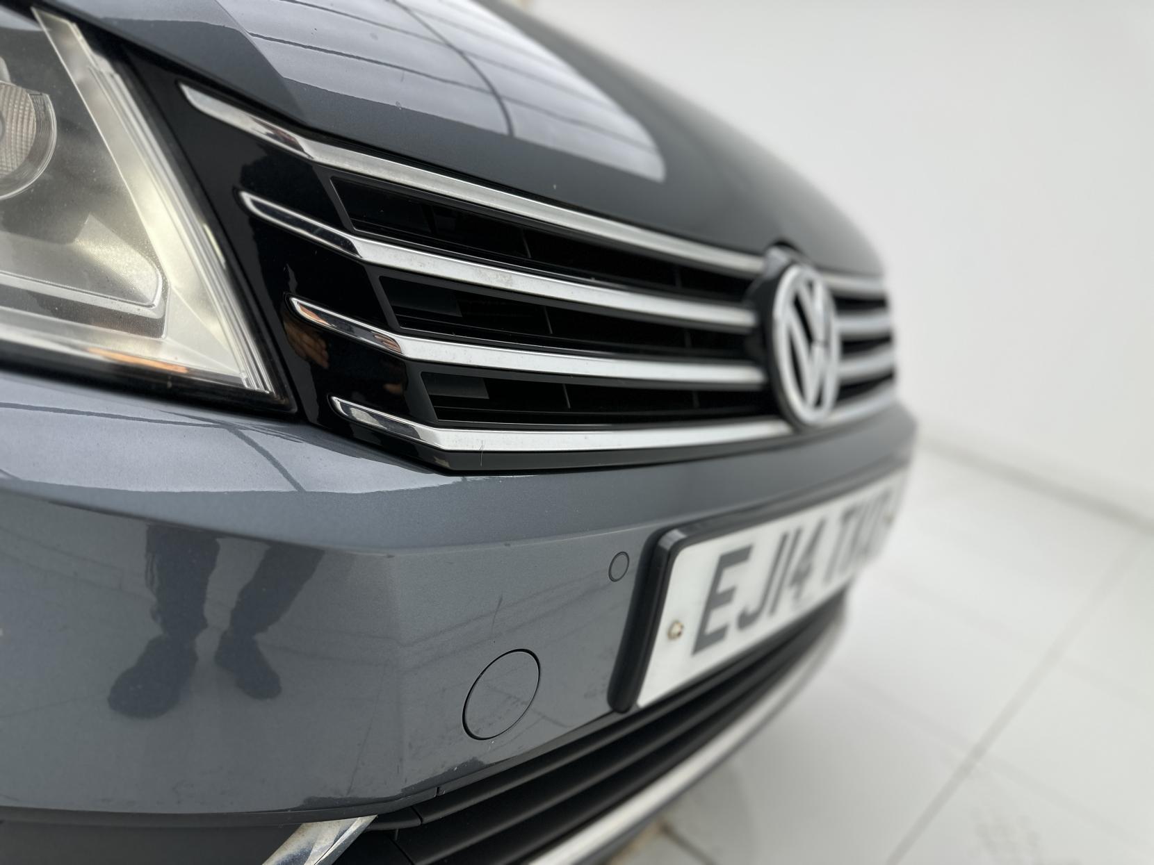 Volkswagen Passat 2.0 TDI BlueMotion Tech Executive Style Estate 5dr Diesel DSG Euro 5 (s/s) (140 ps)