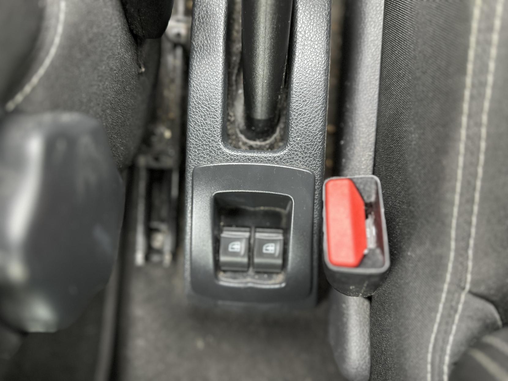 Dacia Sandero 0.9 TCe Laureate Hatchback 5dr Petrol Manual Euro 5 (90 ps)