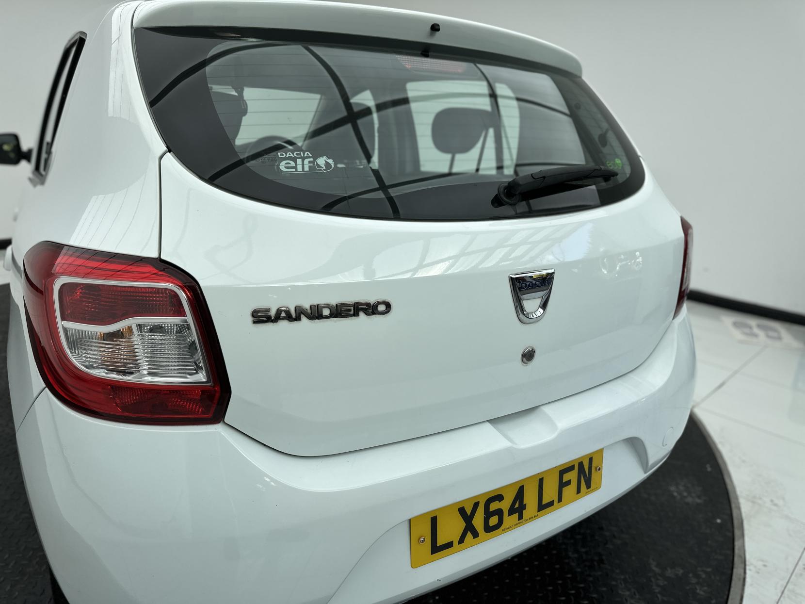 Dacia Sandero 0.9 TCe Laureate Hatchback 5dr Petrol Manual Euro 5 (90 ps)