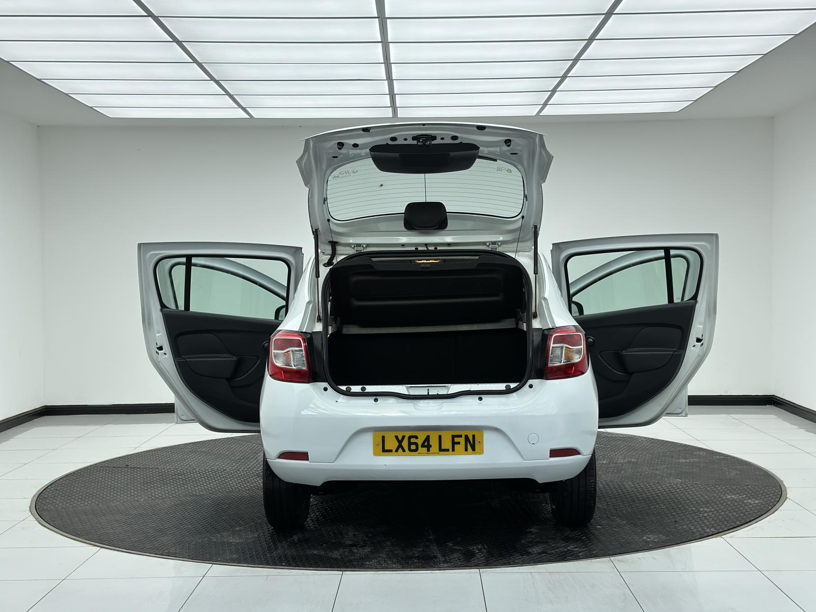 Dacia Sandero 0.9 TCe Laureate Hatchback 5dr Petrol Manual Euro 5 (90 ps)