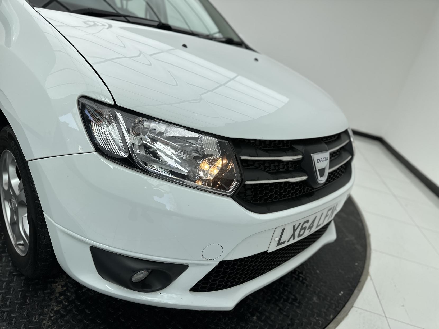 Dacia Sandero 0.9 TCe Laureate Hatchback 5dr Petrol Manual Euro 5 (90 ps)