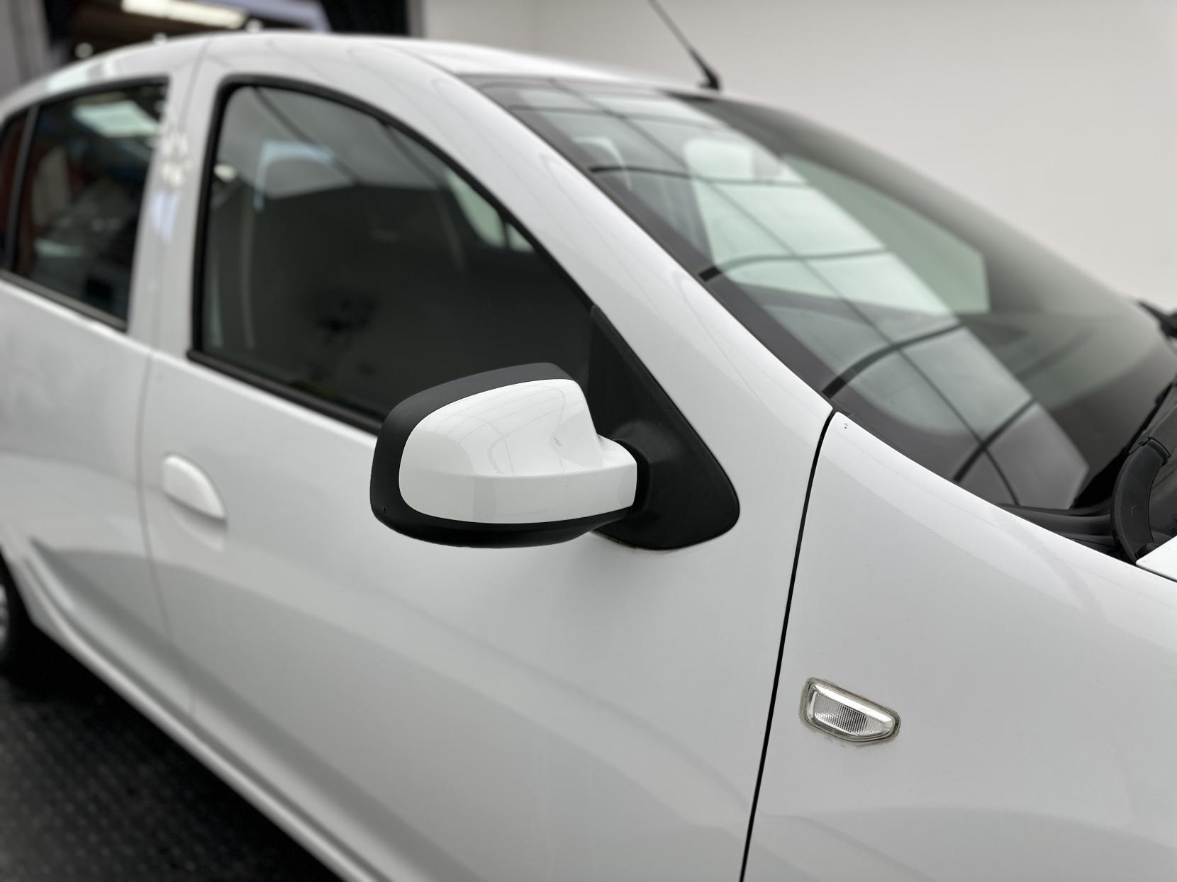 Dacia Sandero 0.9 TCe Laureate Hatchback 5dr Petrol Manual Euro 5 (90 ps)