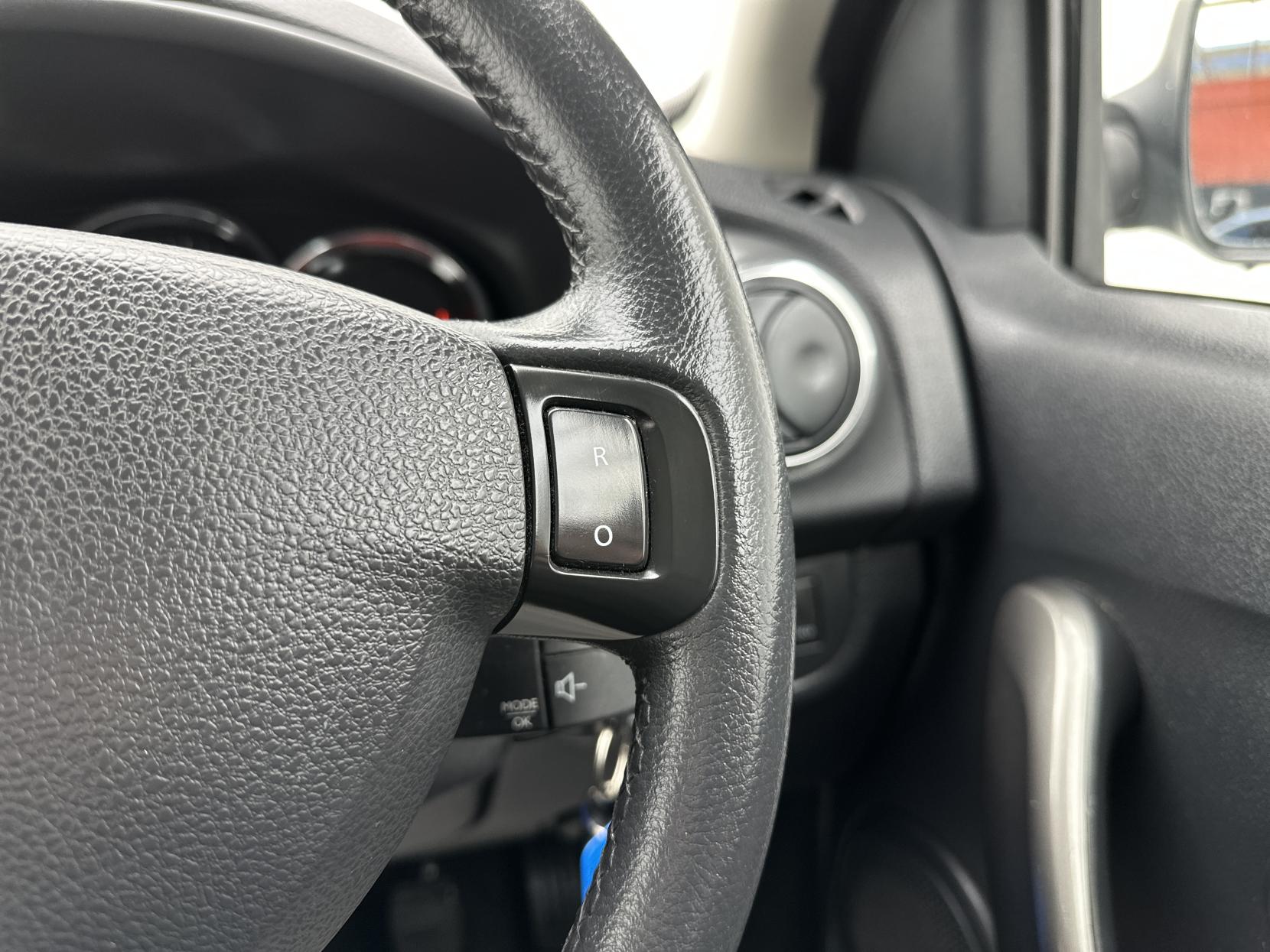 Dacia Sandero 0.9 TCe Laureate Hatchback 5dr Petrol Manual Euro 5 (90 ps)