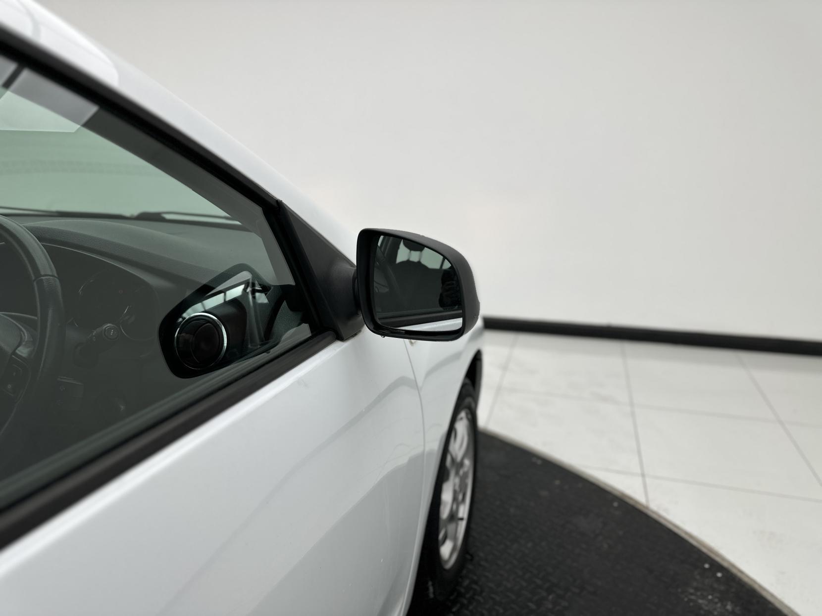 Dacia Sandero 0.9 TCe Laureate Hatchback 5dr Petrol Manual Euro 5 (90 ps)