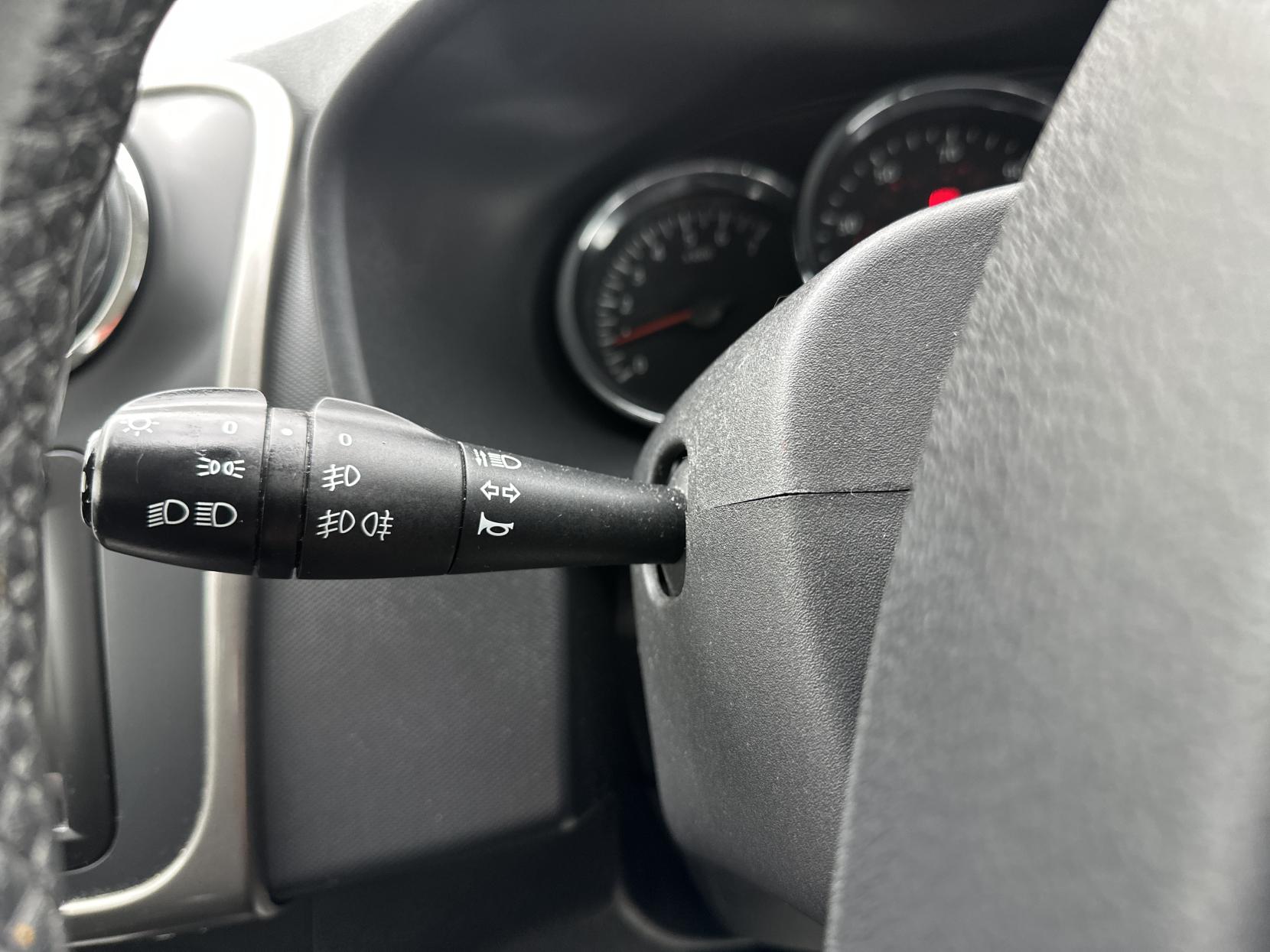 Dacia Sandero 0.9 TCe Laureate Hatchback 5dr Petrol Manual Euro 5 (90 ps)