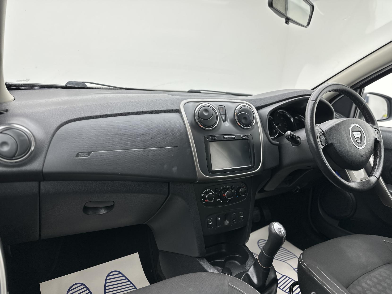 Dacia Sandero 0.9 TCe Laureate Hatchback 5dr Petrol Manual Euro 5 (90 ps)