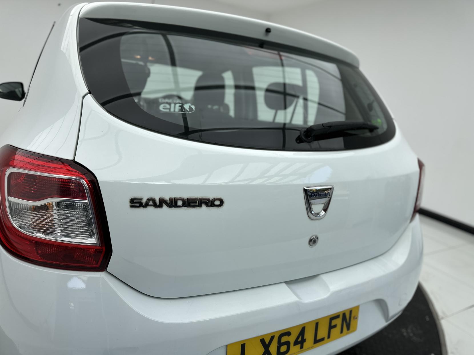 Dacia Sandero 0.9 TCe Laureate Hatchback 5dr Petrol Manual Euro 5 (90 ps)