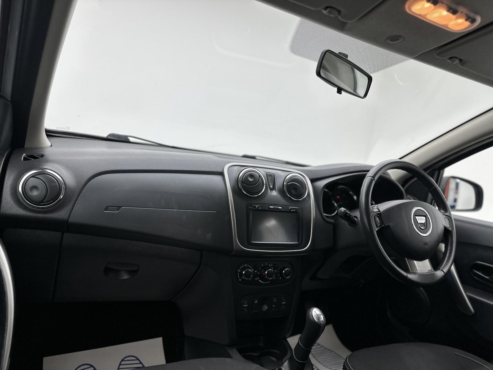 Dacia Sandero 0.9 TCe Laureate Hatchback 5dr Petrol Manual Euro 5 (90 ps)