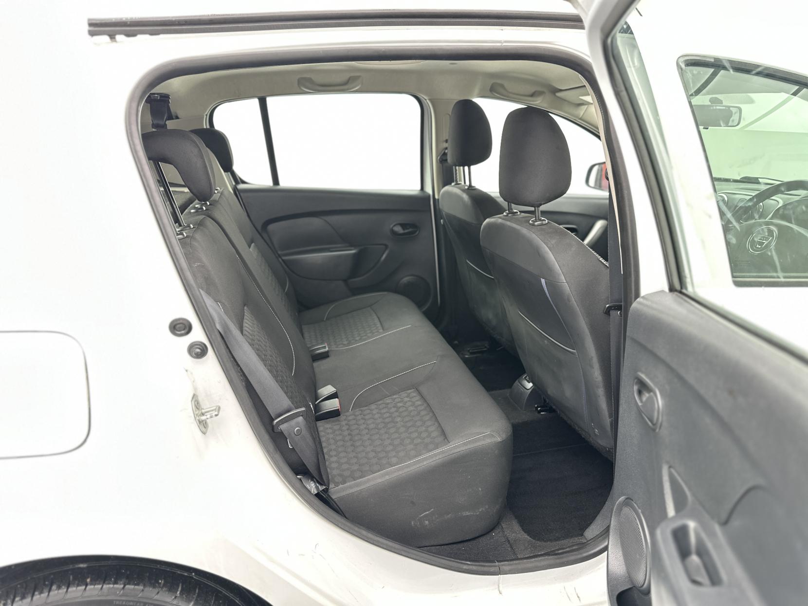 Dacia Sandero 0.9 TCe Laureate Hatchback 5dr Petrol Manual Euro 5 (90 ps)