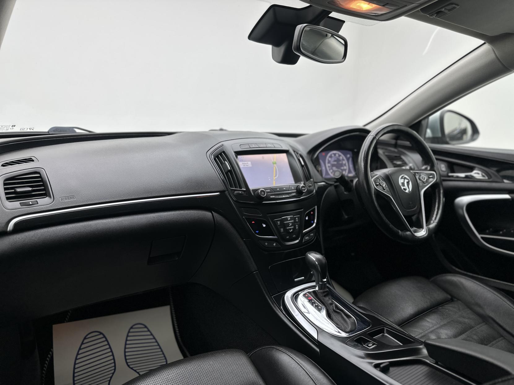 Vauxhall Insignia 2.0 CDTi Elite Nav Hatchback 5dr Diesel Auto Euro 5 (163 ps)