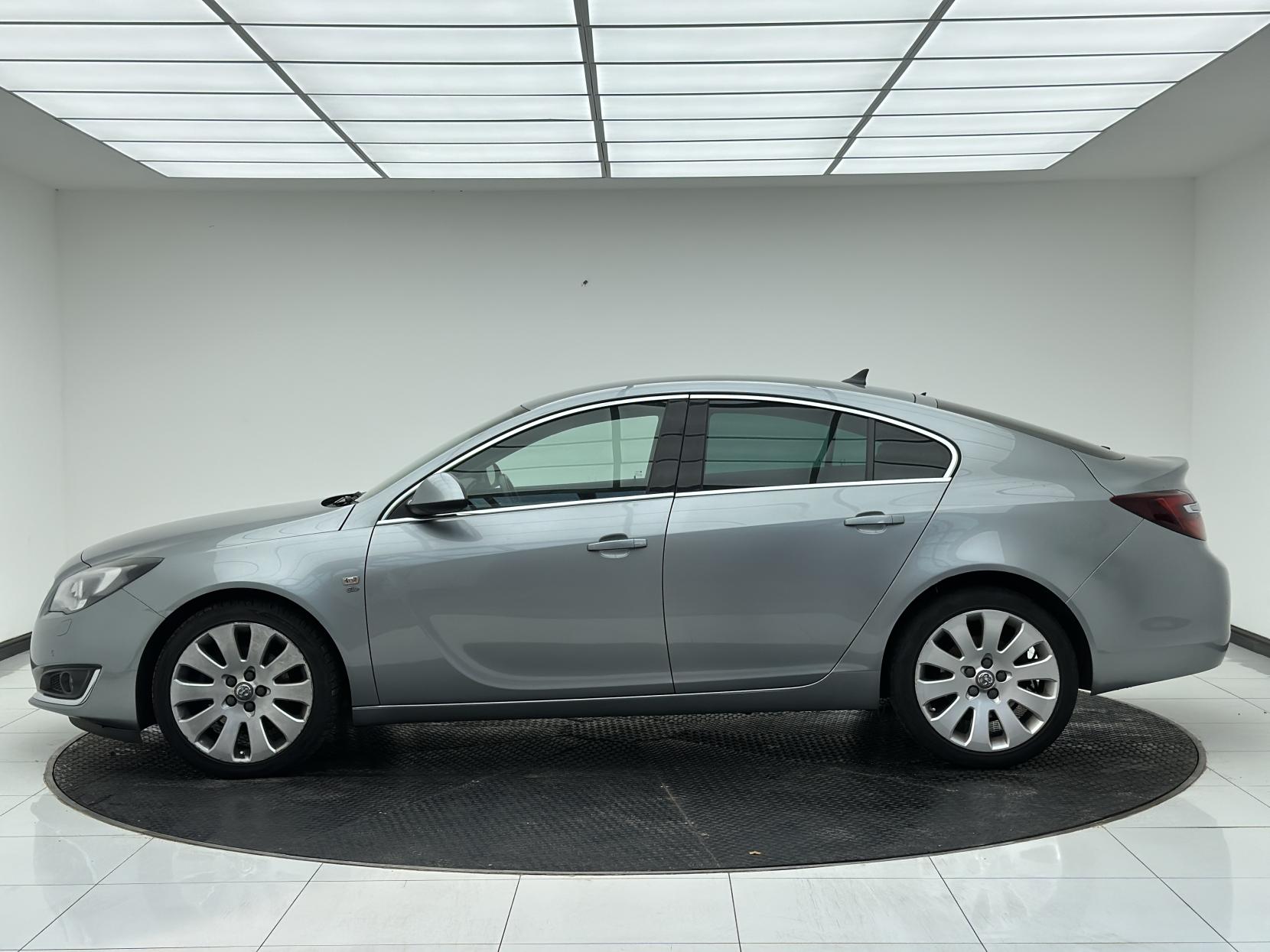 Vauxhall Insignia 2.0 CDTi Elite Nav Hatchback 5dr Diesel Auto Euro 5 (163 ps)