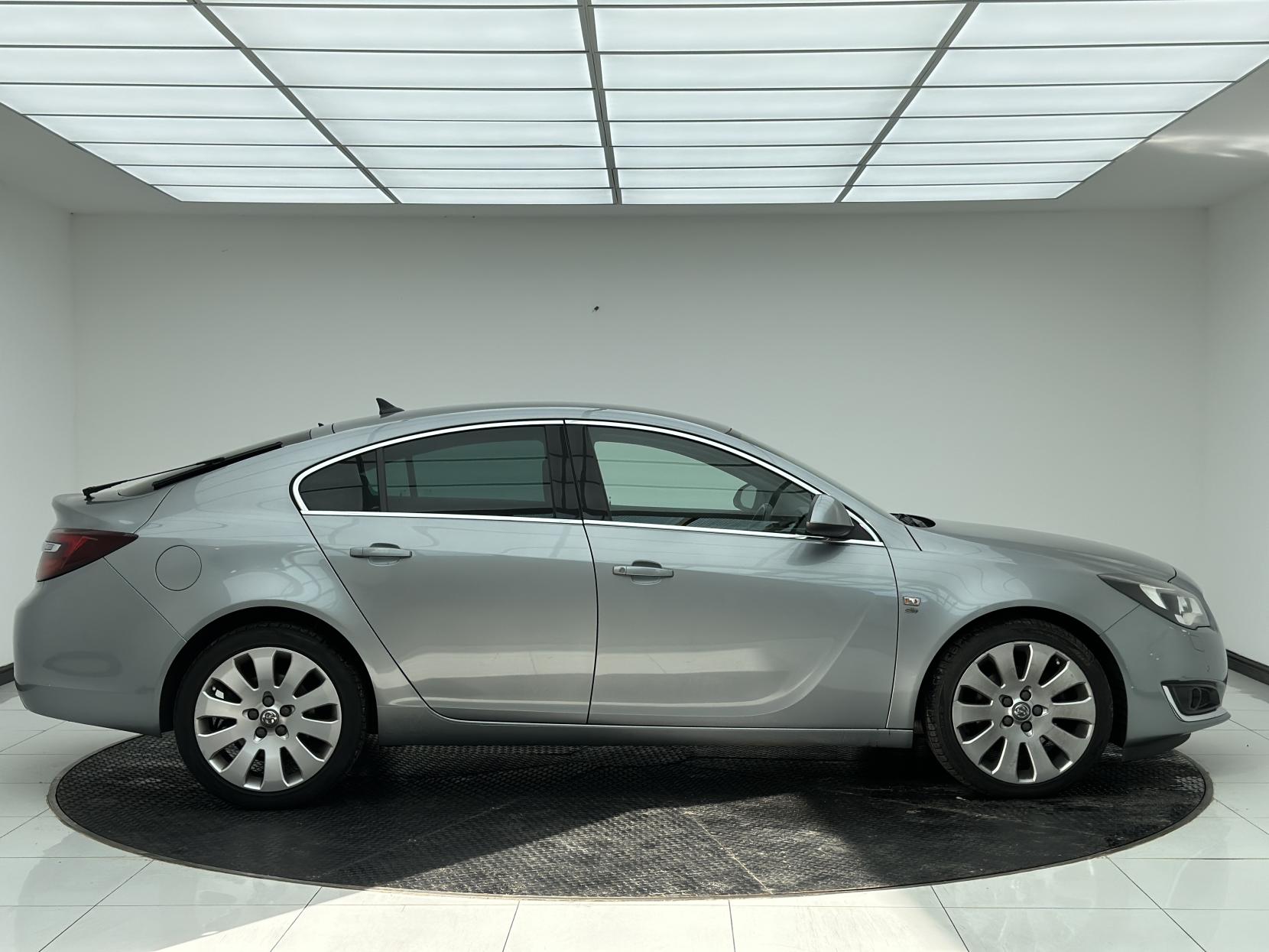 Vauxhall Insignia 2.0 CDTi Elite Nav Hatchback 5dr Diesel Auto Euro 5 (163 ps)