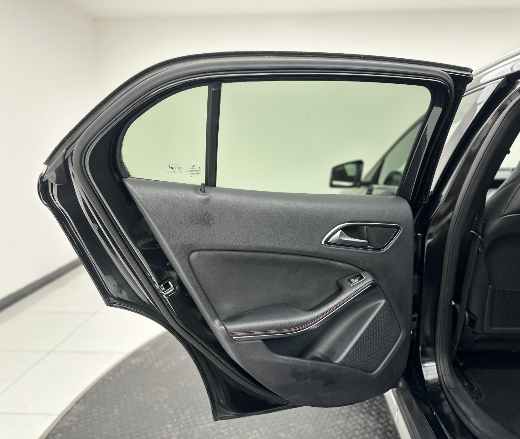 Mercedes-Benz GLA 2.1 GLA220 CDI AMG Line SUV 5dr Diesel 7G-DCT 4MATIC Euro 6 (s/s) (170 ps)