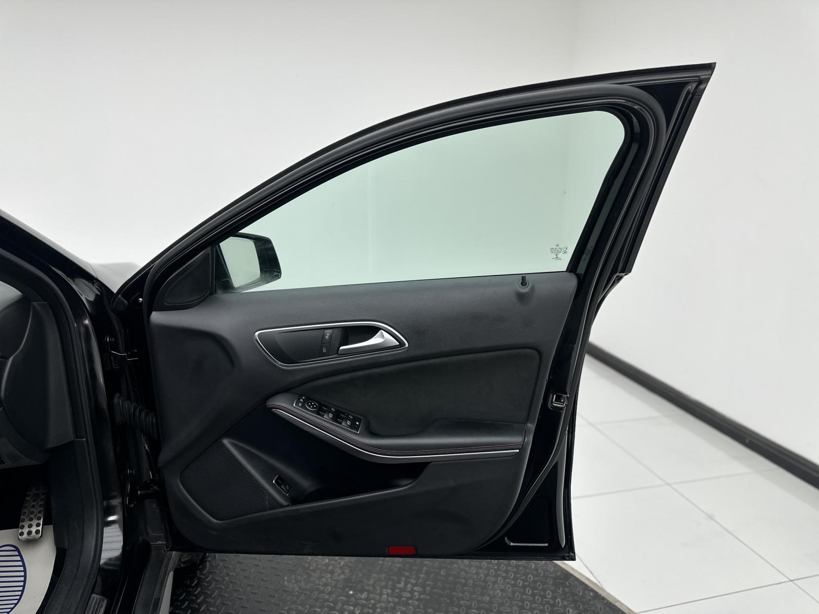 Mercedes-Benz GLA 2.1 GLA220 CDI AMG Line SUV 5dr Diesel 7G-DCT 4MATIC Euro 6 (s/s) (170 ps)