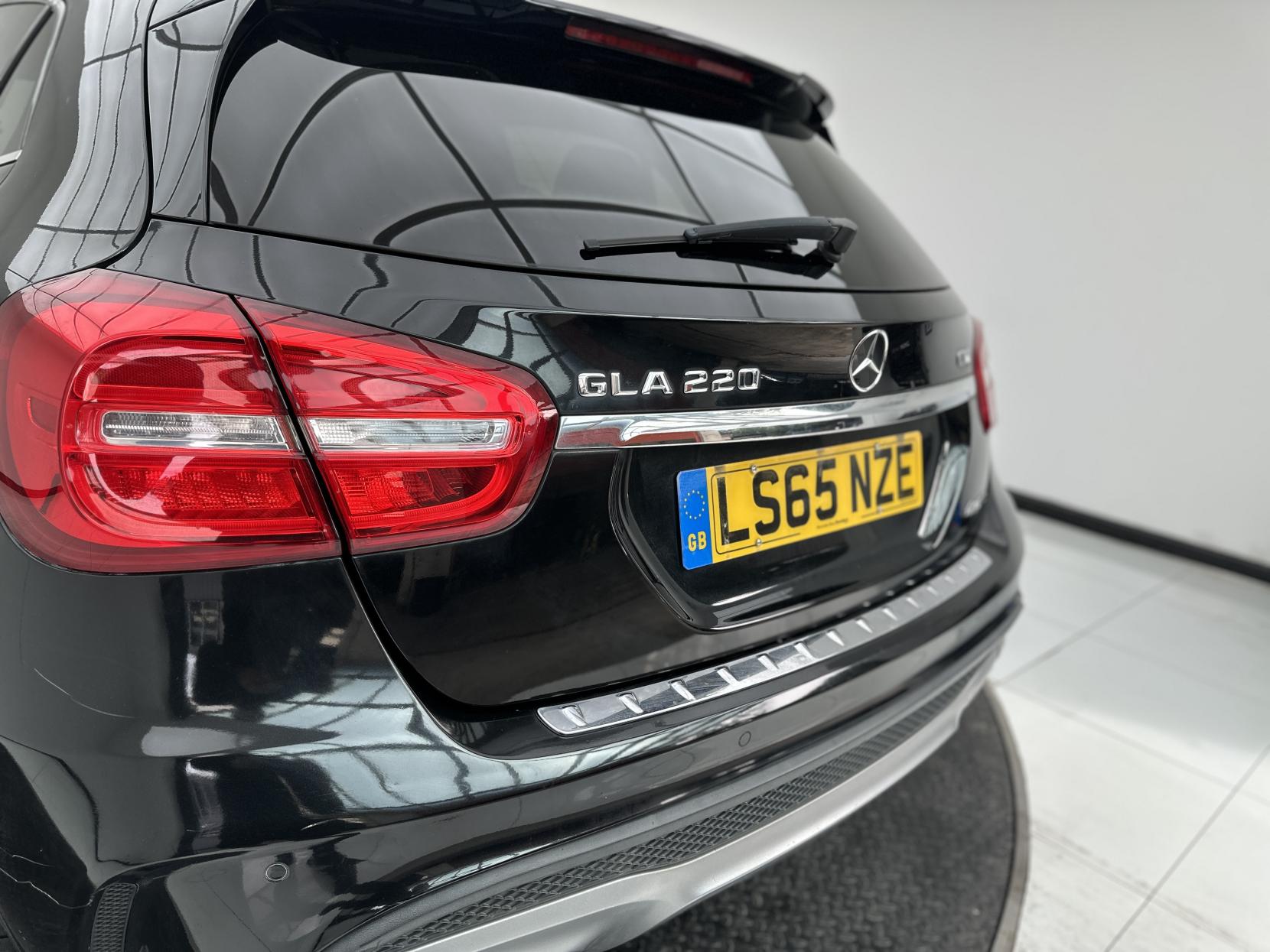 Mercedes-Benz GLA 2.1 GLA220 CDI AMG Line SUV 5dr Diesel 7G-DCT 4MATIC Euro 6 (s/s) (170 ps)