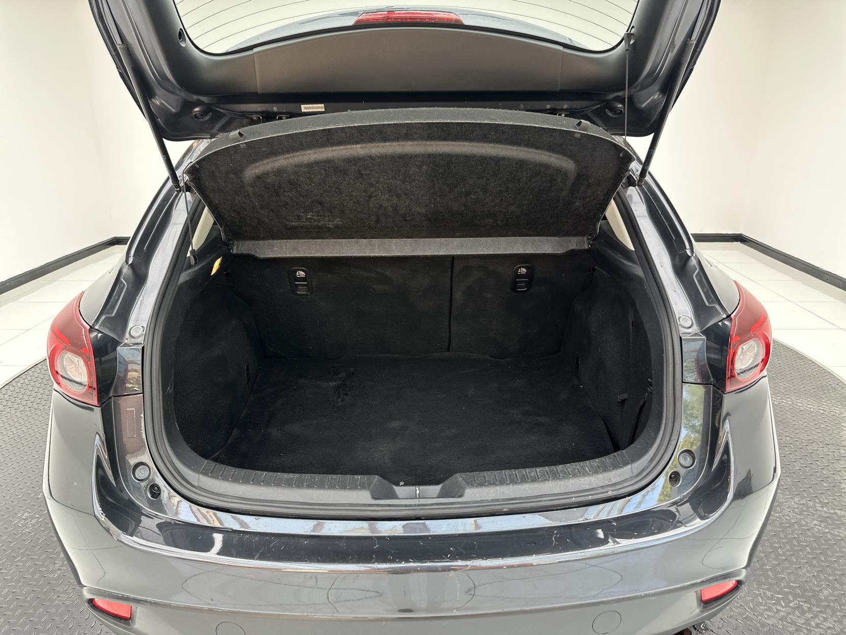 Mazda Mazda3 2.0 SKYACTIV-G SE Hatchback 5dr Petrol Manual Euro 5 (s/s) (120 ps)