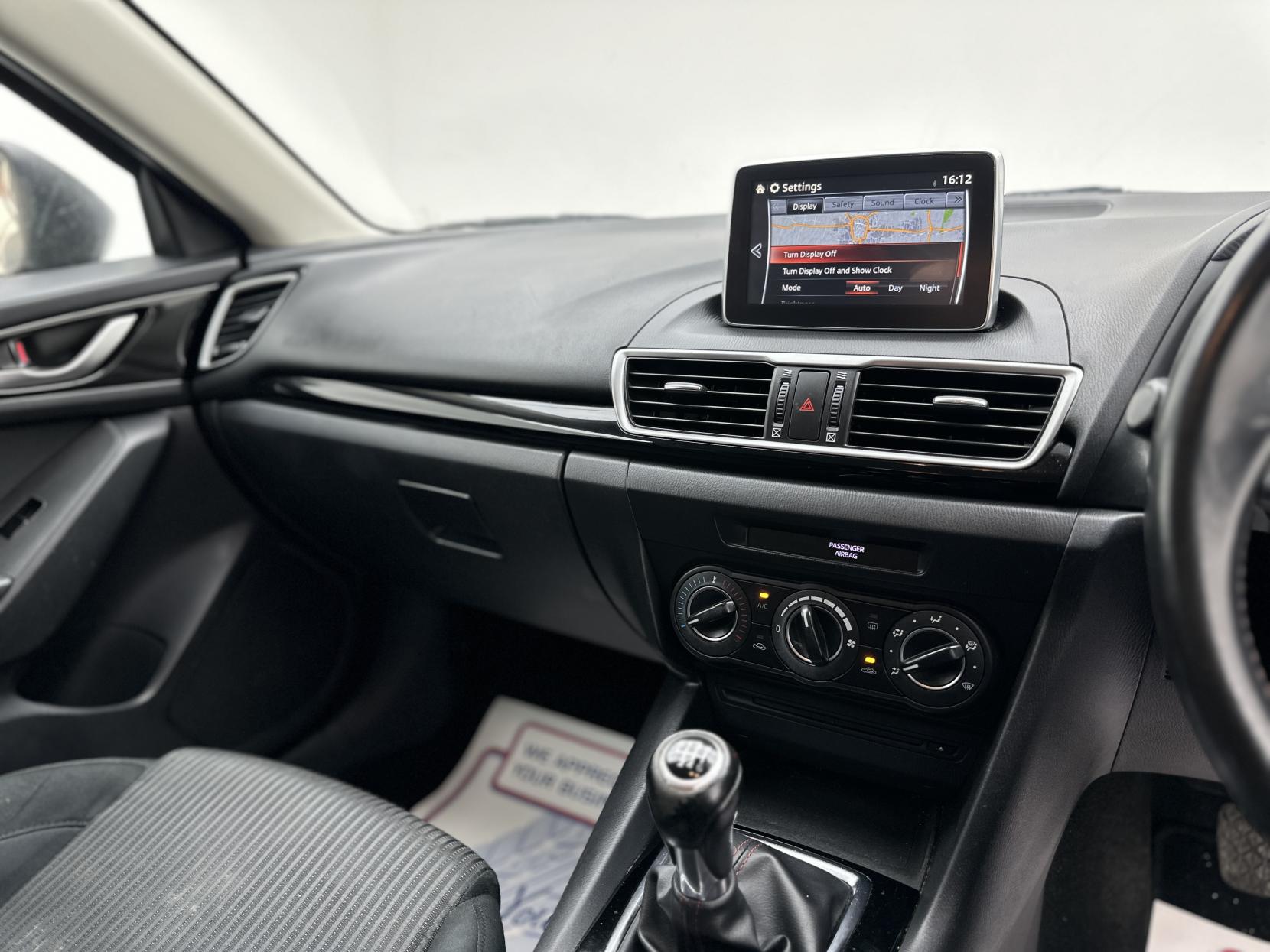 Mazda Mazda3 2.0 SKYACTIV-G SE Hatchback 5dr Petrol Manual Euro 5 (s/s) (120 ps)