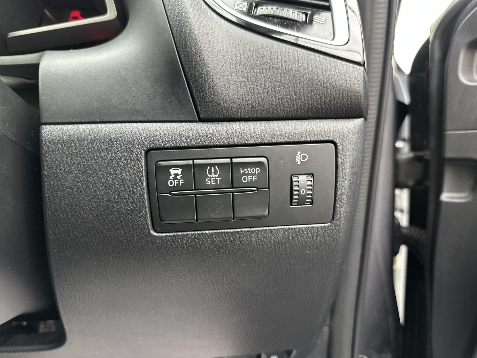 Mazda Mazda3 2.0 SKYACTIV-G SE Hatchback 5dr Petrol Manual Euro 5 (s/s) (120 ps)