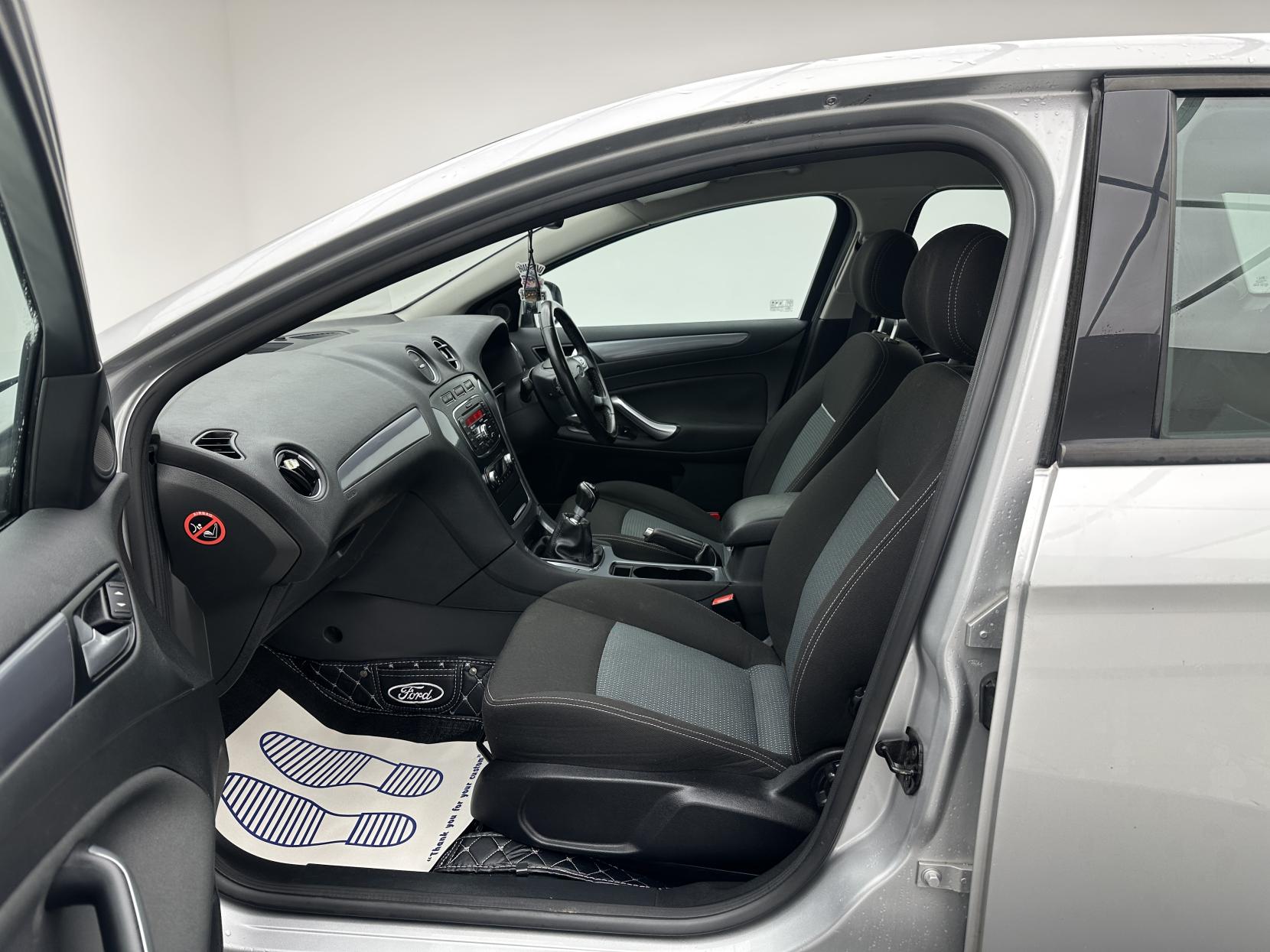 Ford Mondeo 2.0 TDCi Zetec Estate 5dr Diesel Manual Euro 5 (163 ps)