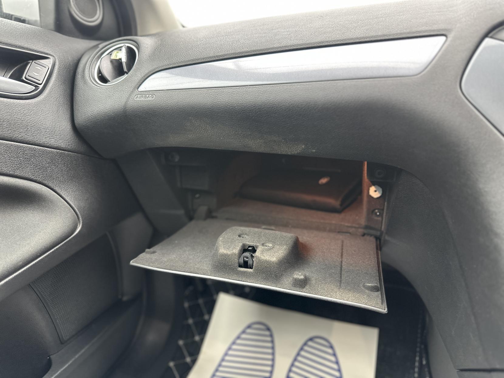 Ford Mondeo 2.0 TDCi Zetec Estate 5dr Diesel Manual Euro 5 (163 ps)