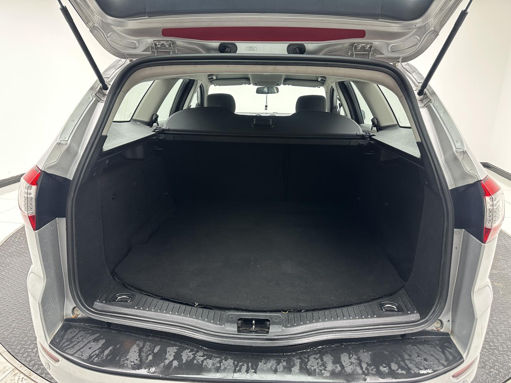 Ford Mondeo 2.0 TDCi Zetec Estate 5dr Diesel Manual Euro 5 (163 ps)