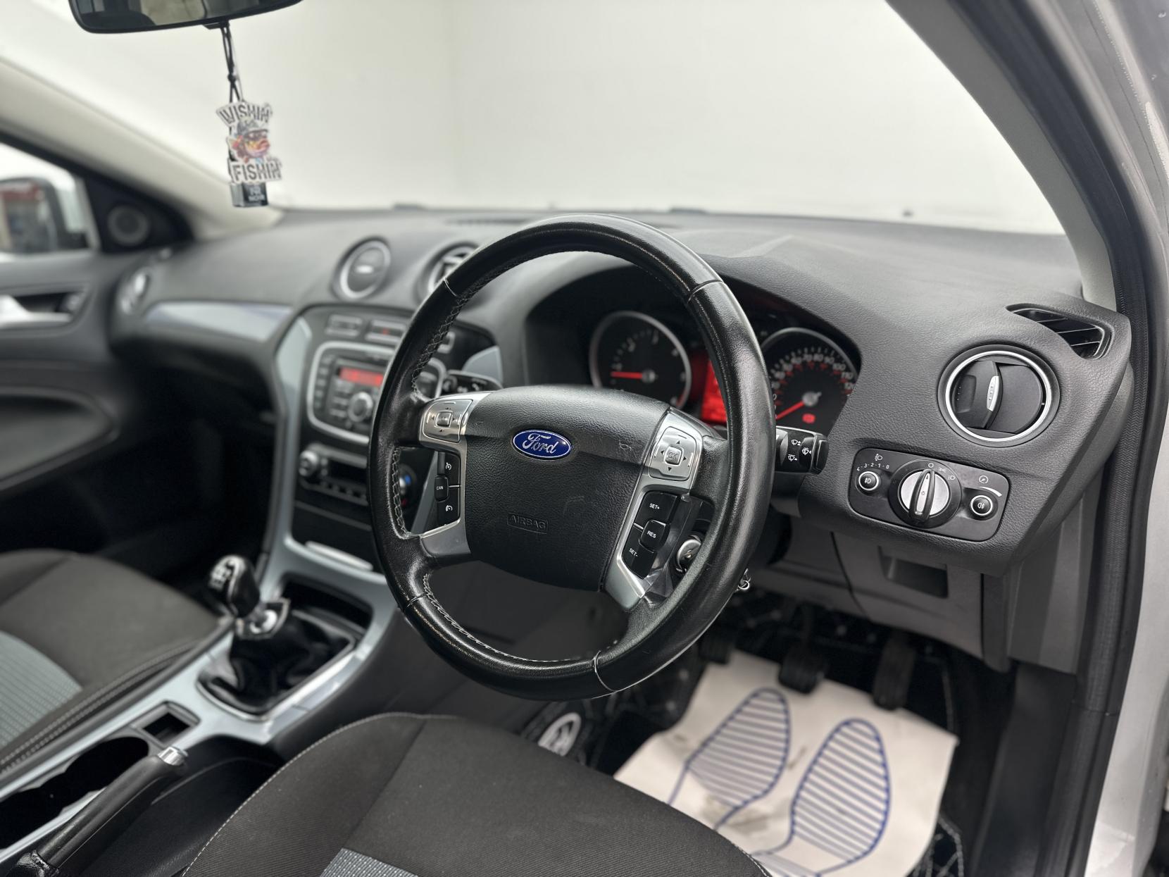 Ford Mondeo 2.0 TDCi Zetec Estate 5dr Diesel Manual Euro 5 (163 ps)