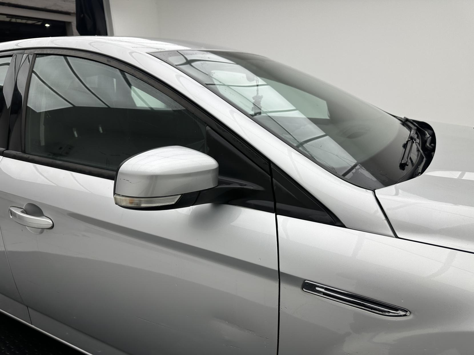 Ford Mondeo 2.0 TDCi Zetec Estate 5dr Diesel Manual Euro 5 (163 ps)