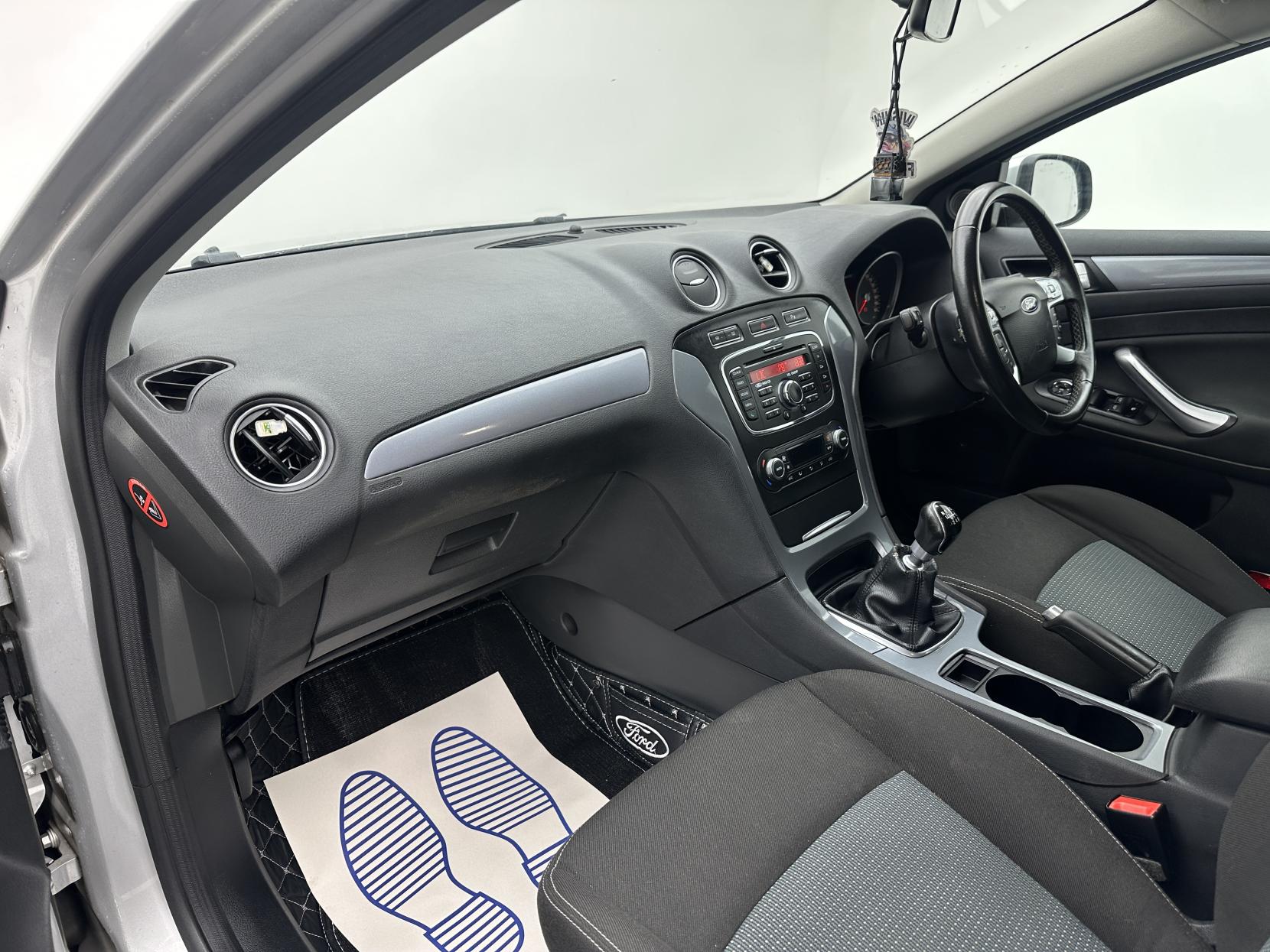 Ford Mondeo 2.0 TDCi Zetec Estate 5dr Diesel Manual Euro 5 (163 ps)