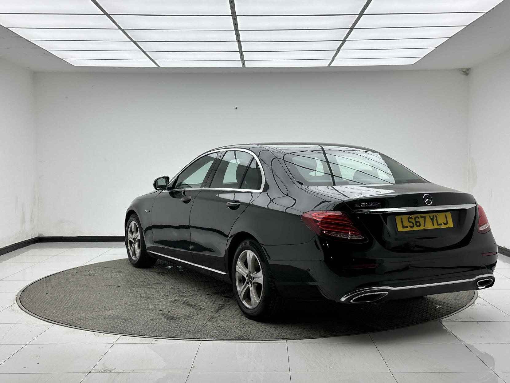 Mercedes-Benz E Class 2.0 E200d SE Saloon 4dr Diesel G-Tronic+ Euro 6 (s/s) (150 ps)