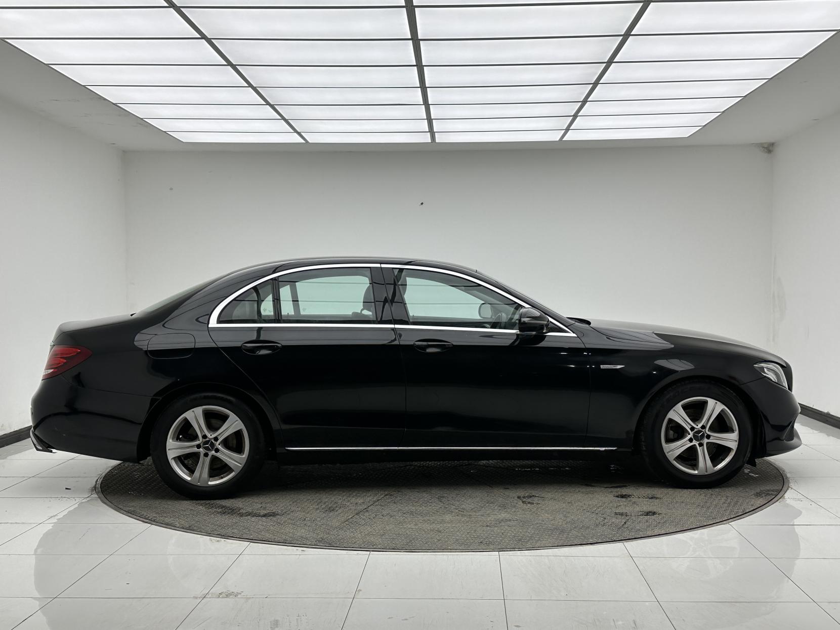 Mercedes-Benz E Class 2.0 E200d SE Saloon 4dr Diesel G-Tronic+ Euro 6 (s/s) (150 ps)