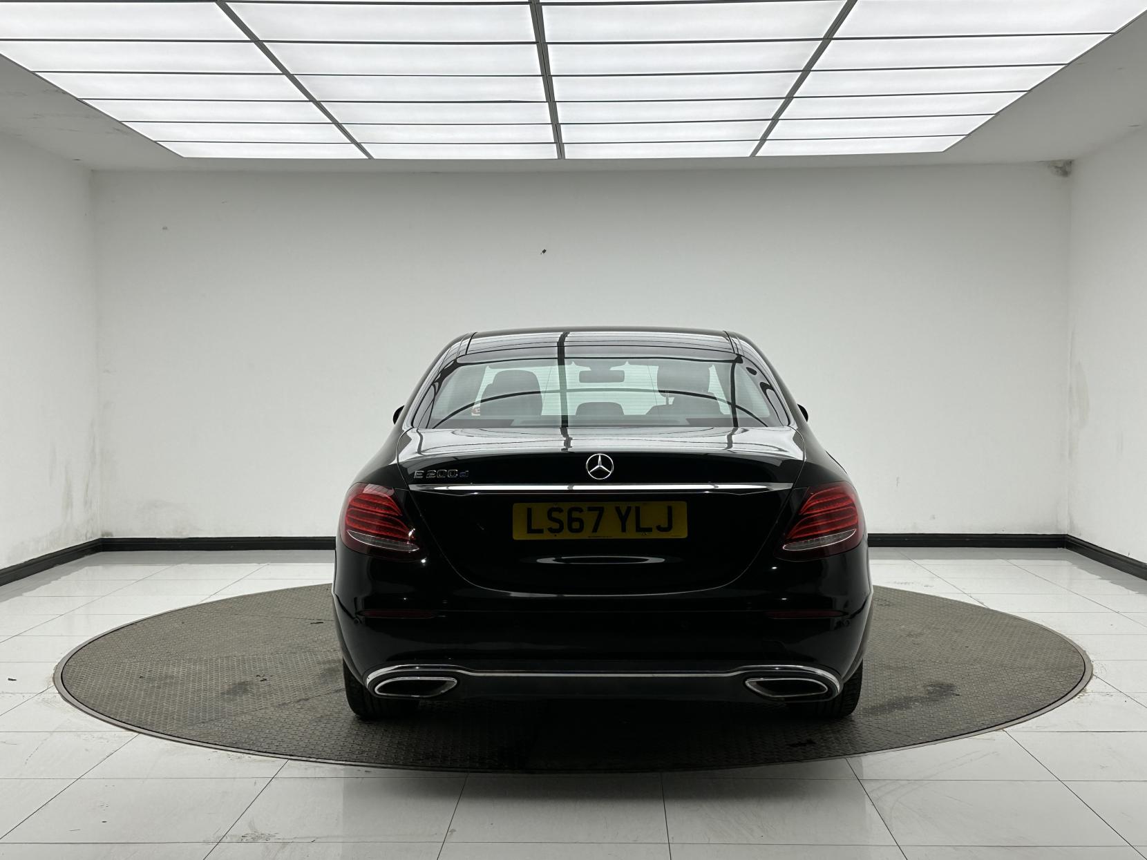 Mercedes-Benz E Class 2.0 E200d SE Saloon 4dr Diesel G-Tronic+ Euro 6 (s/s) (150 ps)