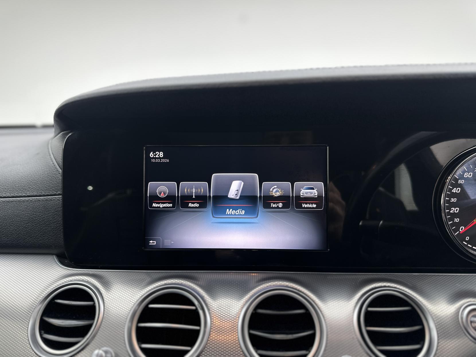 Mercedes-Benz E Class 2.0 E200d SE Saloon 4dr Diesel G-Tronic+ Euro 6 (s/s) (150 ps)