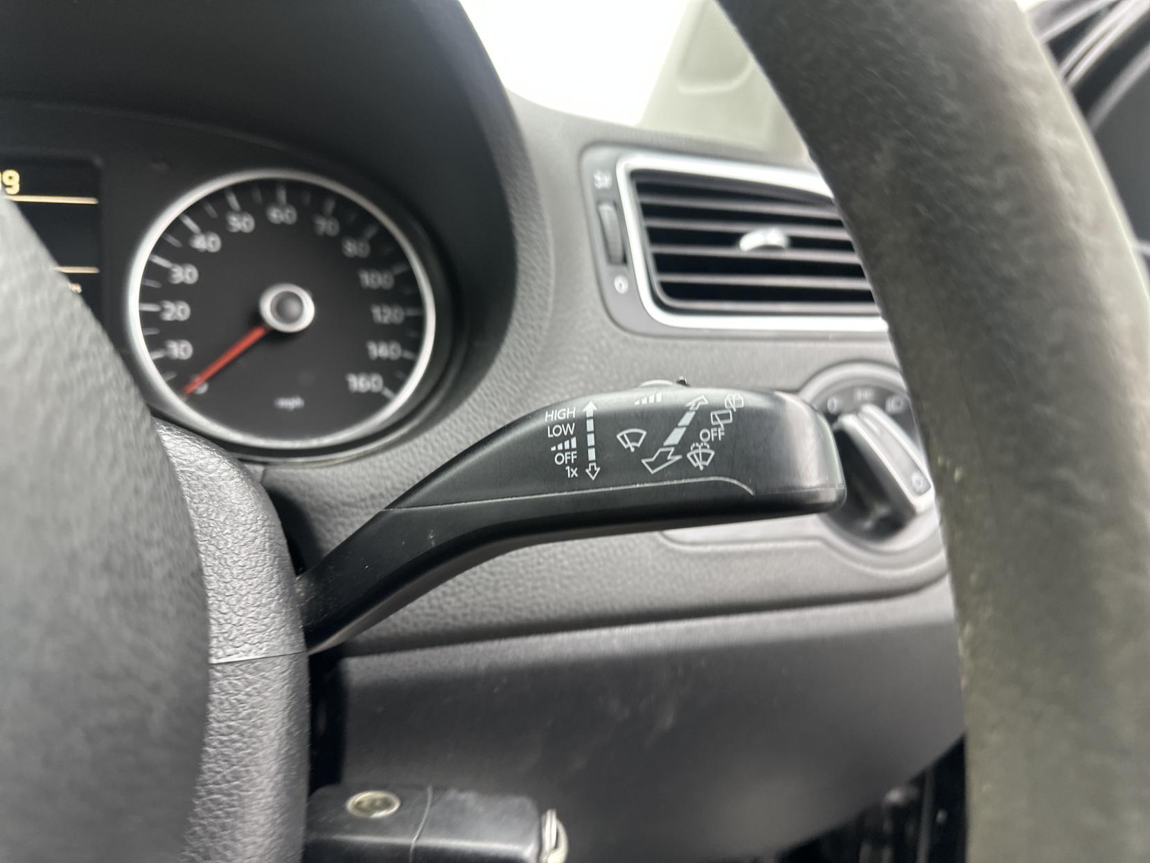 Volkswagen Polo 1.2 Moda Hatchback 3dr Petrol Manual Euro 5 (60 ps)