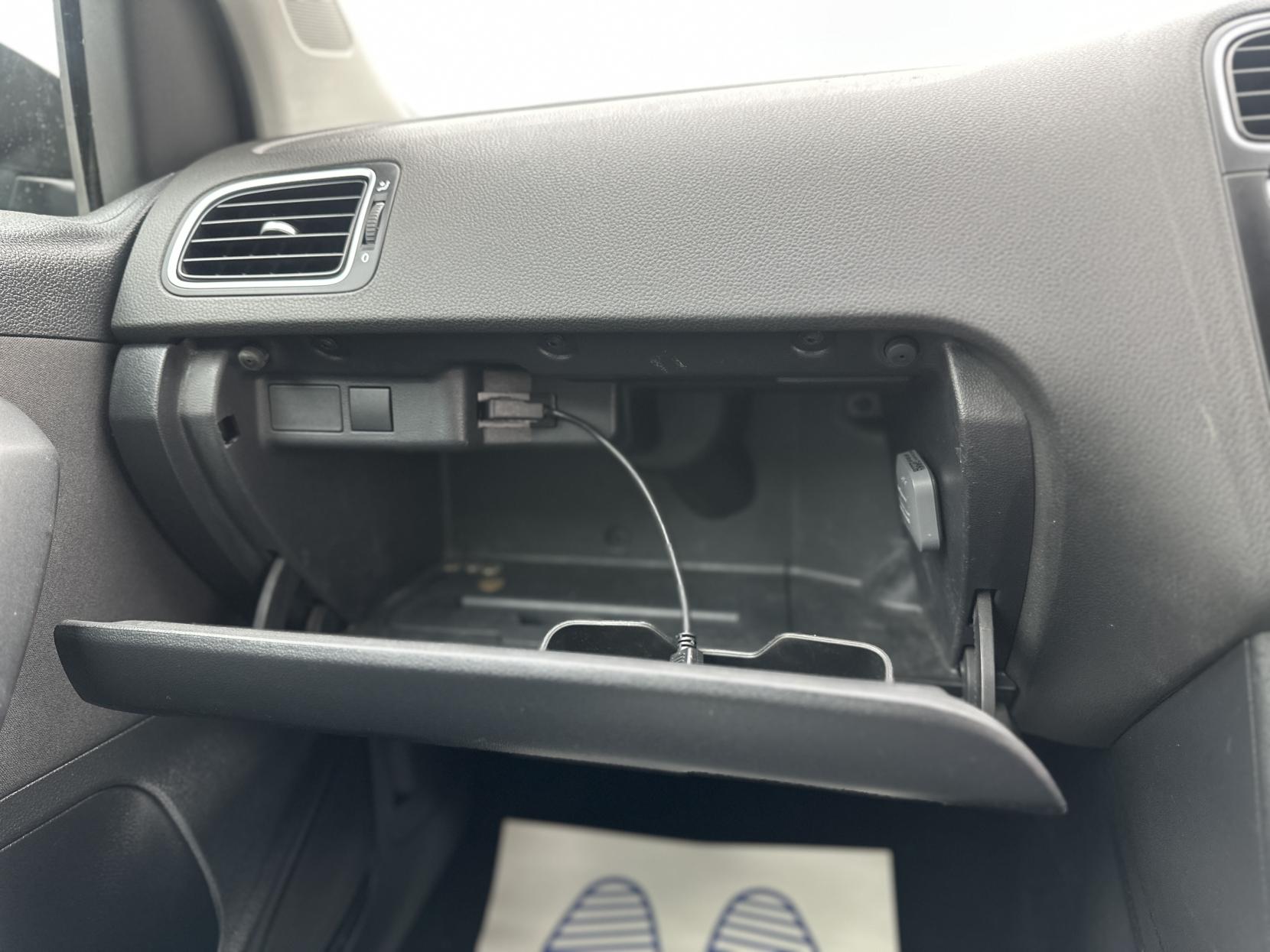 Volkswagen Polo 1.2 Moda Hatchback 3dr Petrol Manual Euro 5 (60 ps)