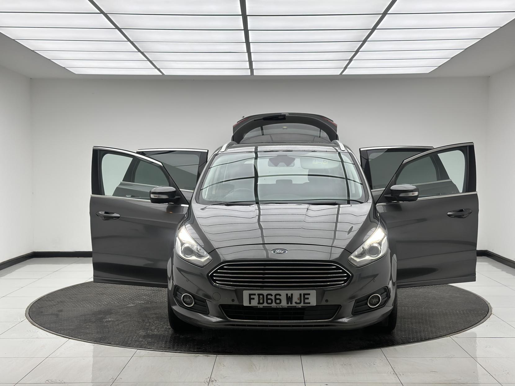 Ford S-Max 2.0 TDCi Titanium MPV 5dr Diesel Powershift Euro 6 (s/s) (150 ps)