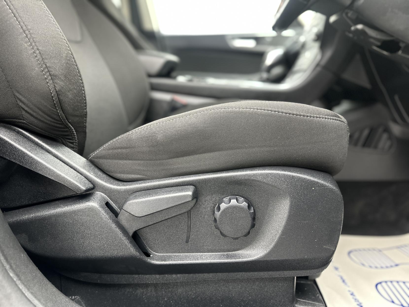 Ford S-Max 2.0 TDCi Titanium MPV 5dr Diesel Powershift Euro 6 (s/s) (150 ps)