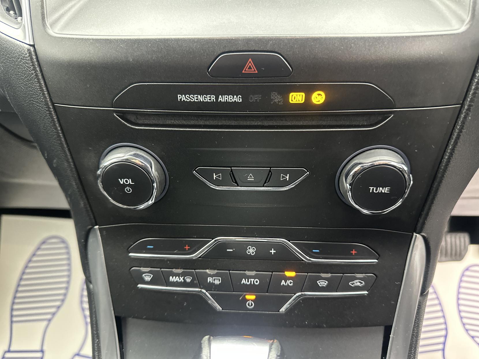 Ford S-Max 2.0 TDCi Titanium MPV 5dr Diesel Powershift Euro 6 (s/s) (150 ps)