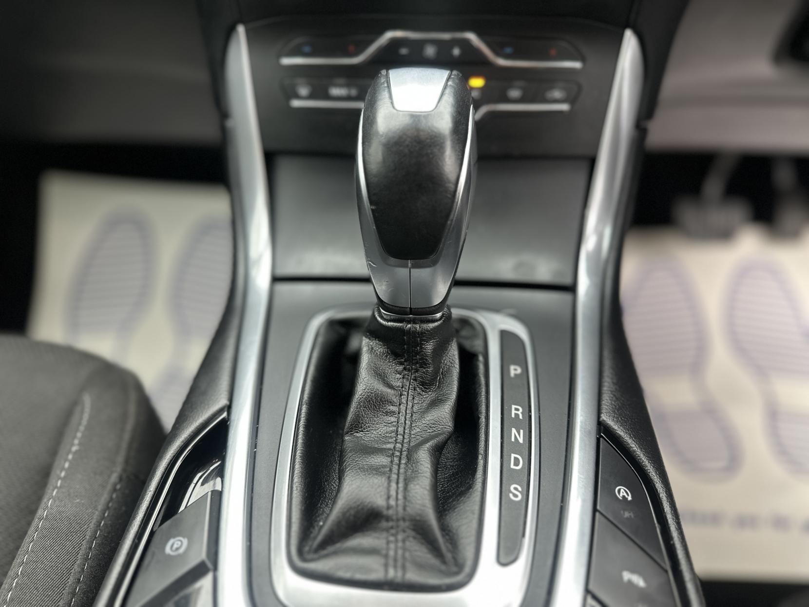 Ford S-Max 2.0 TDCi Titanium MPV 5dr Diesel Powershift Euro 6 (s/s) (150 ps)