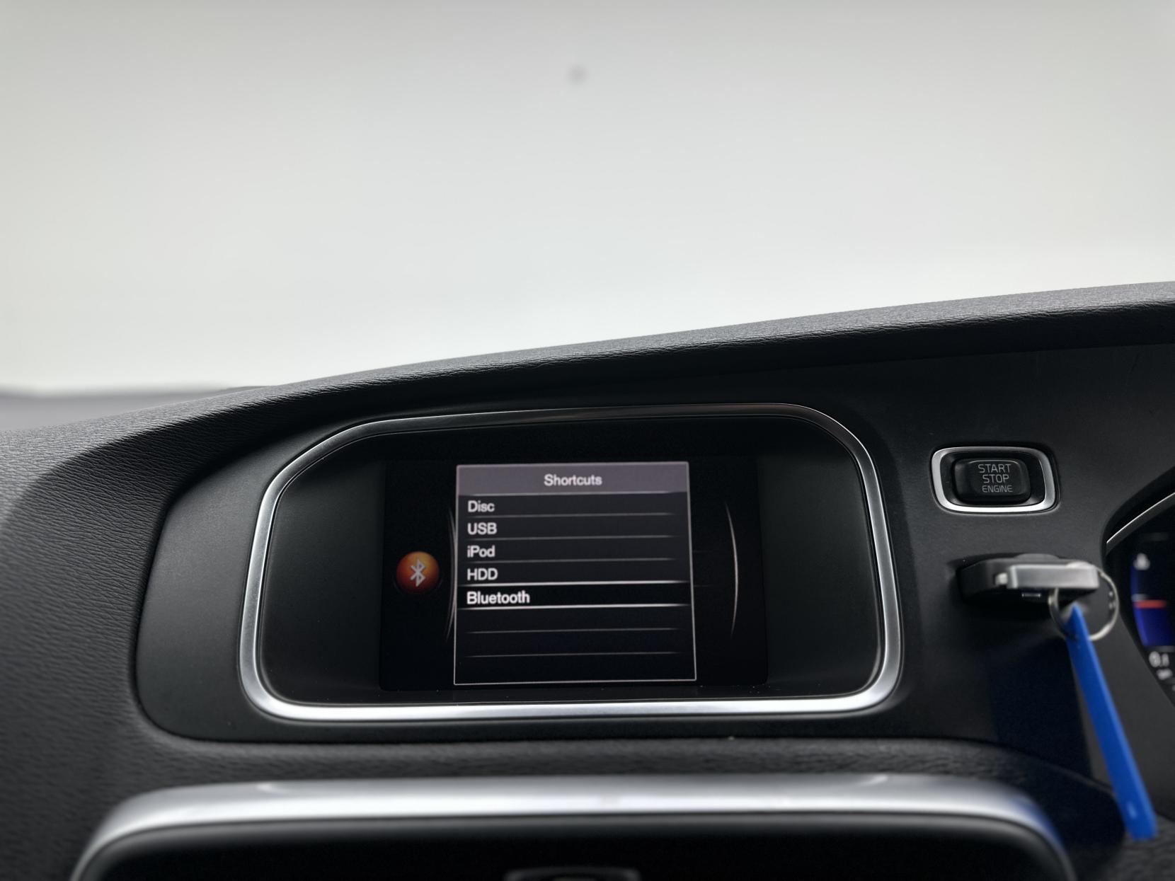 Volvo V40 2.0 D4 R-Design Pro Hatchback 5dr Diesel Auto Euro 6 (s/s) (190 ps)