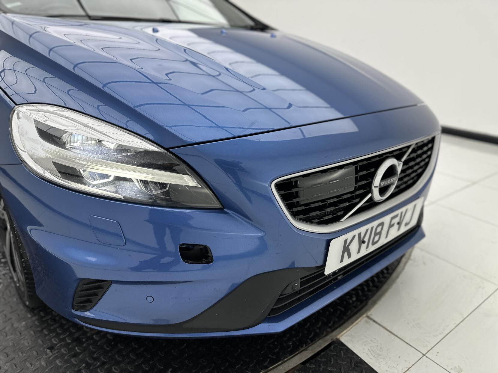 Volvo V40 2.0 D4 R-Design Pro Hatchback 5dr Diesel Auto Euro 6 (s/s) (190 ps)