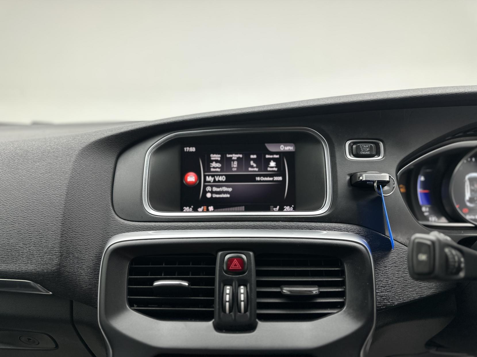 Volvo V40 2.0 D4 R-Design Pro Hatchback 5dr Diesel Auto Euro 6 (s/s) (190 ps)