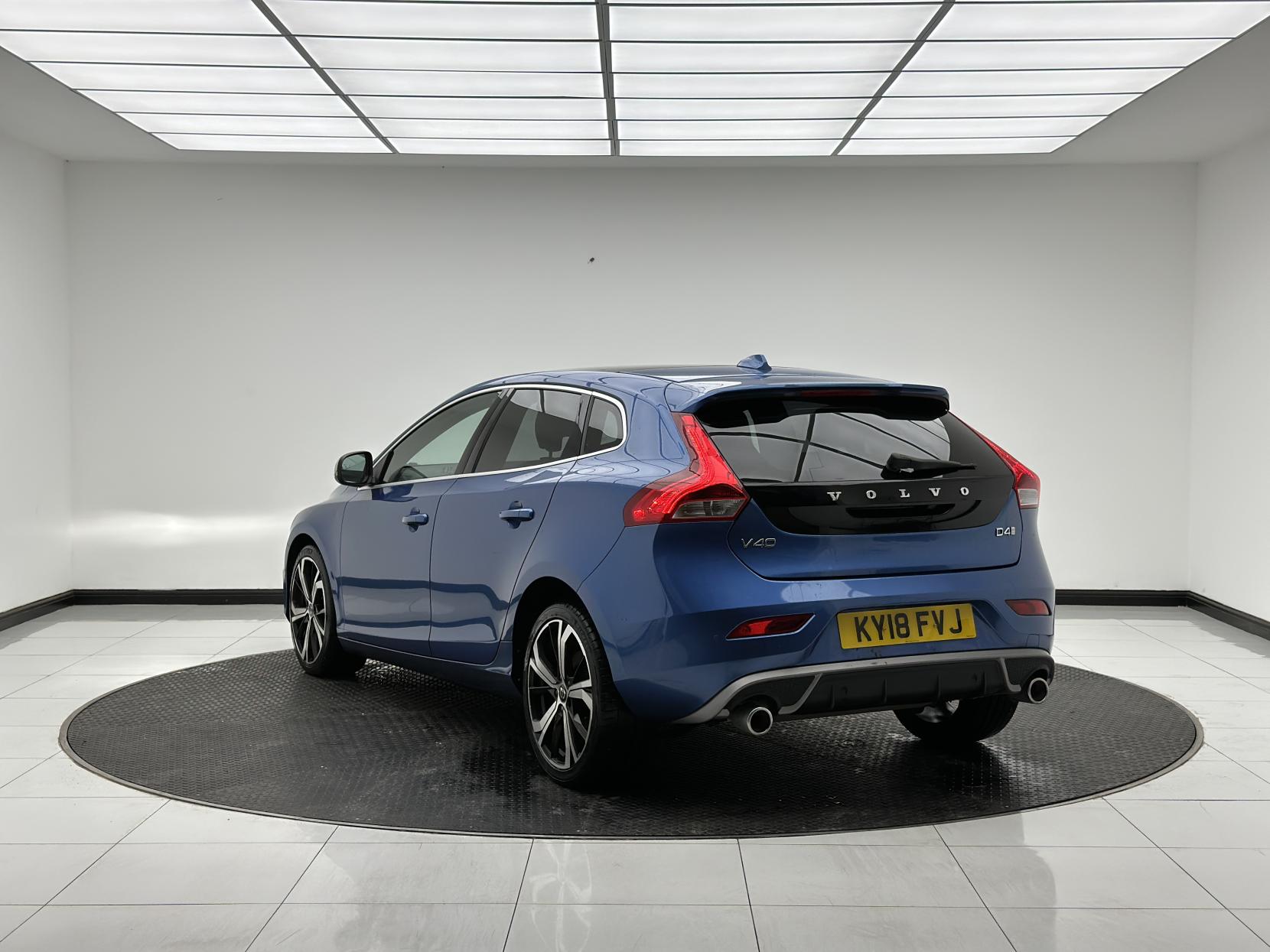 Volvo V40 2.0 D4 R-Design Pro Hatchback 5dr Diesel Auto Euro 6 (s/s) (190 ps)