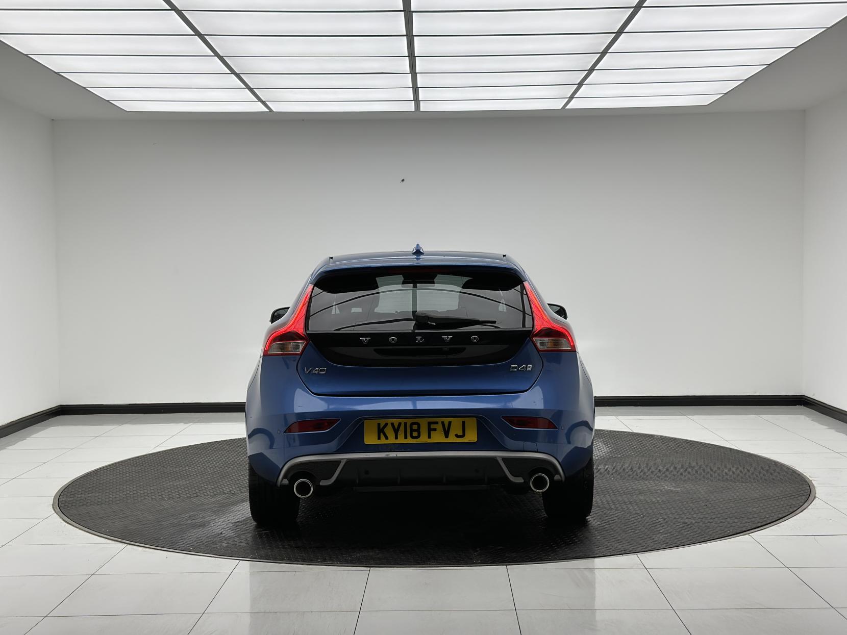 Volvo V40 2.0 D4 R-Design Pro Hatchback 5dr Diesel Auto Euro 6 (s/s) (190 ps)