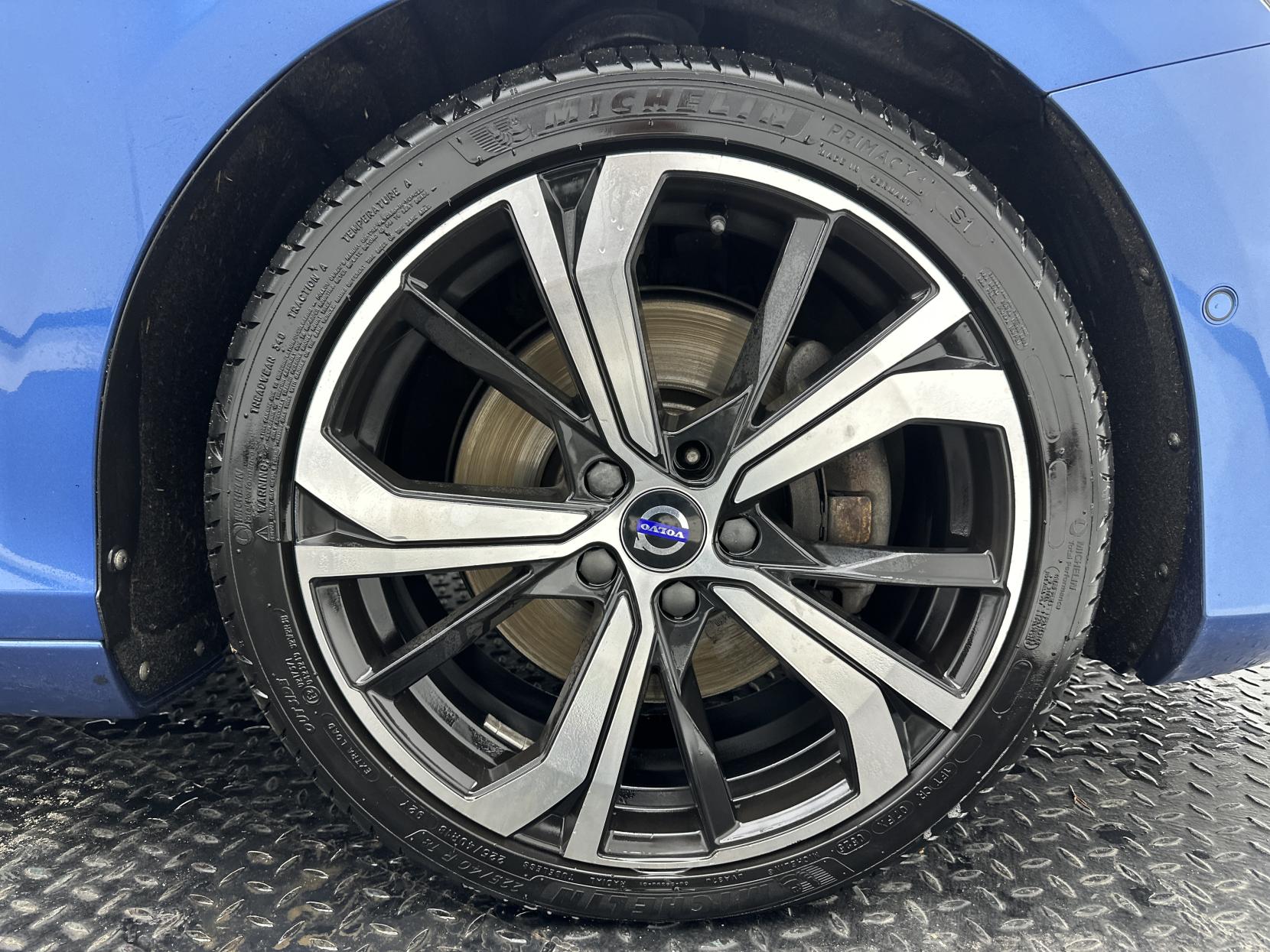 Volvo V40 2.0 D4 R-Design Pro Hatchback 5dr Diesel Auto Euro 6 (s/s) (190 ps)