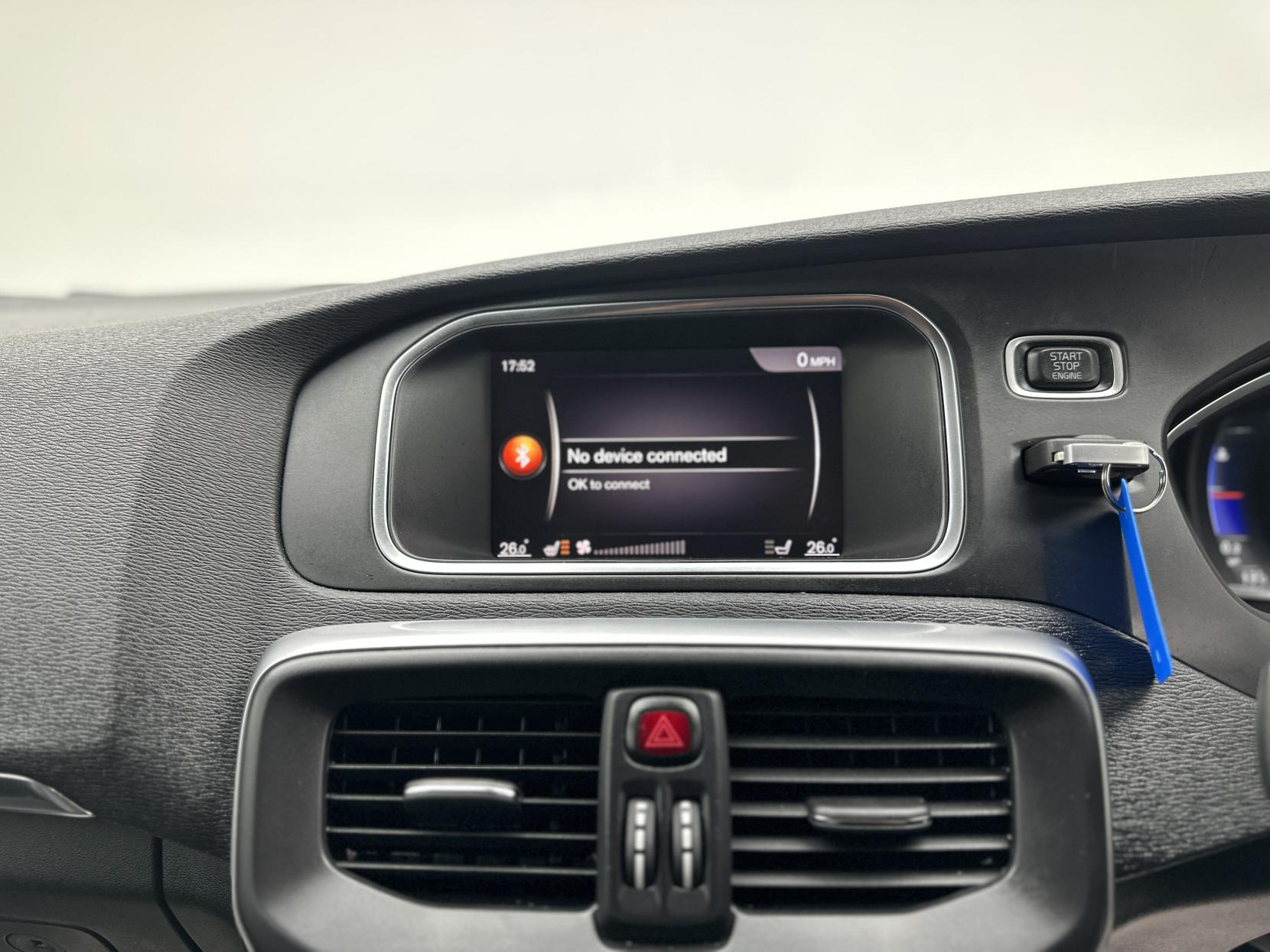 Volvo V40 2.0 D4 R-Design Pro Hatchback 5dr Diesel Auto Euro 6 (s/s) (190 ps)