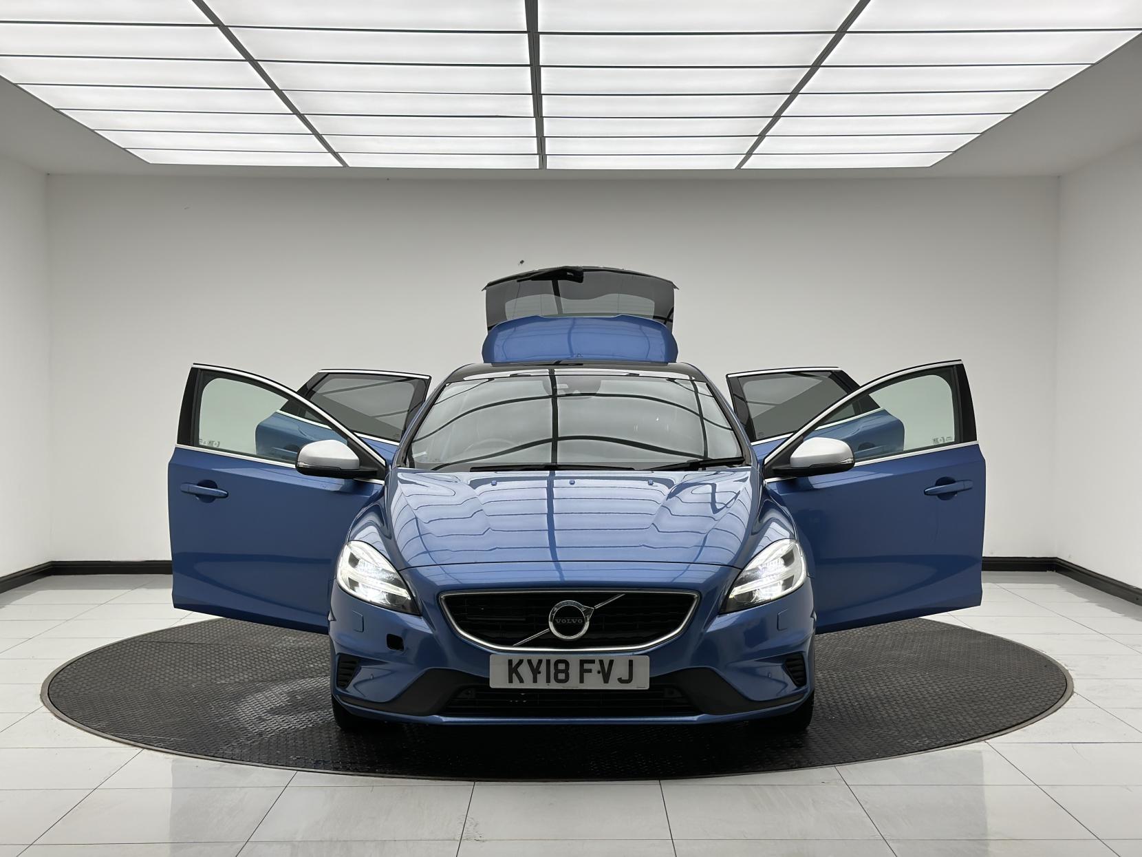 Volvo V40 2.0 D4 R-Design Pro Hatchback 5dr Diesel Auto Euro 6 (s/s) (190 ps)