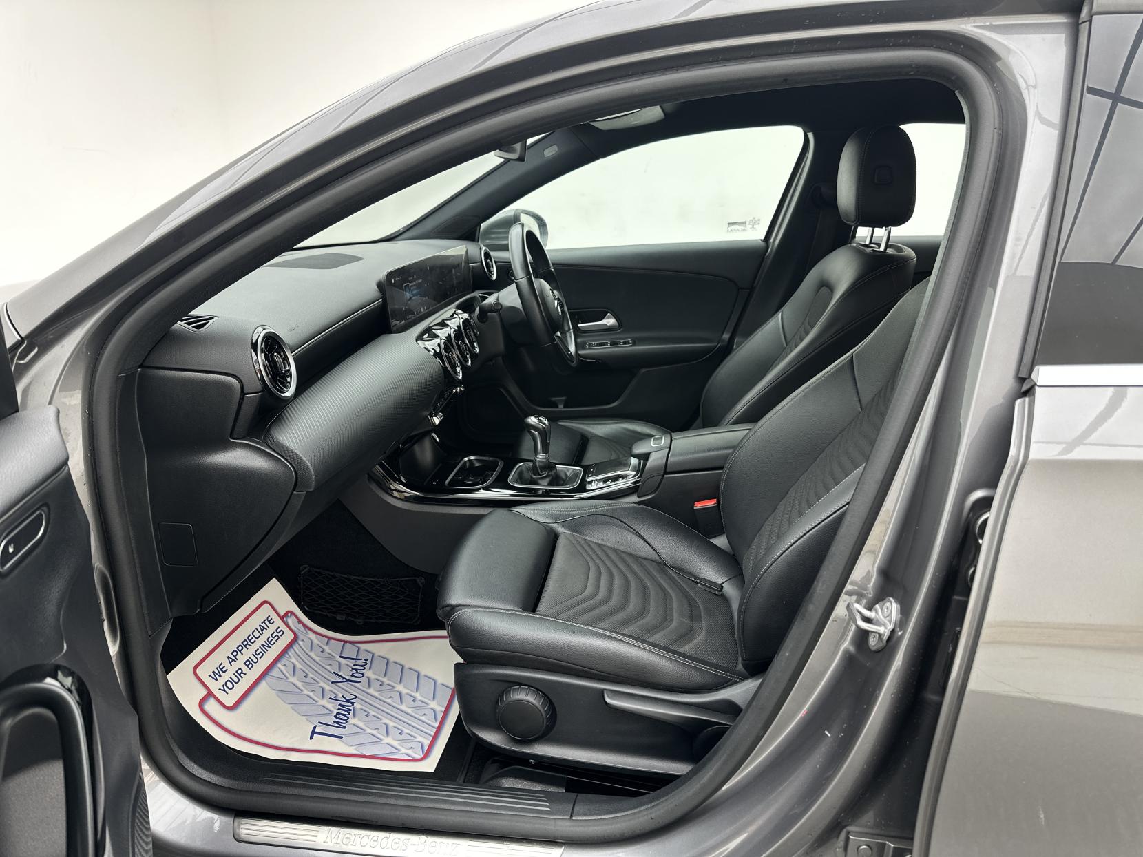 Mercedes-Benz A Class 1.3 A180 SE (Executive) Hatchback 5dr Petrol Manual Euro 6 (s/s) (136 ps)