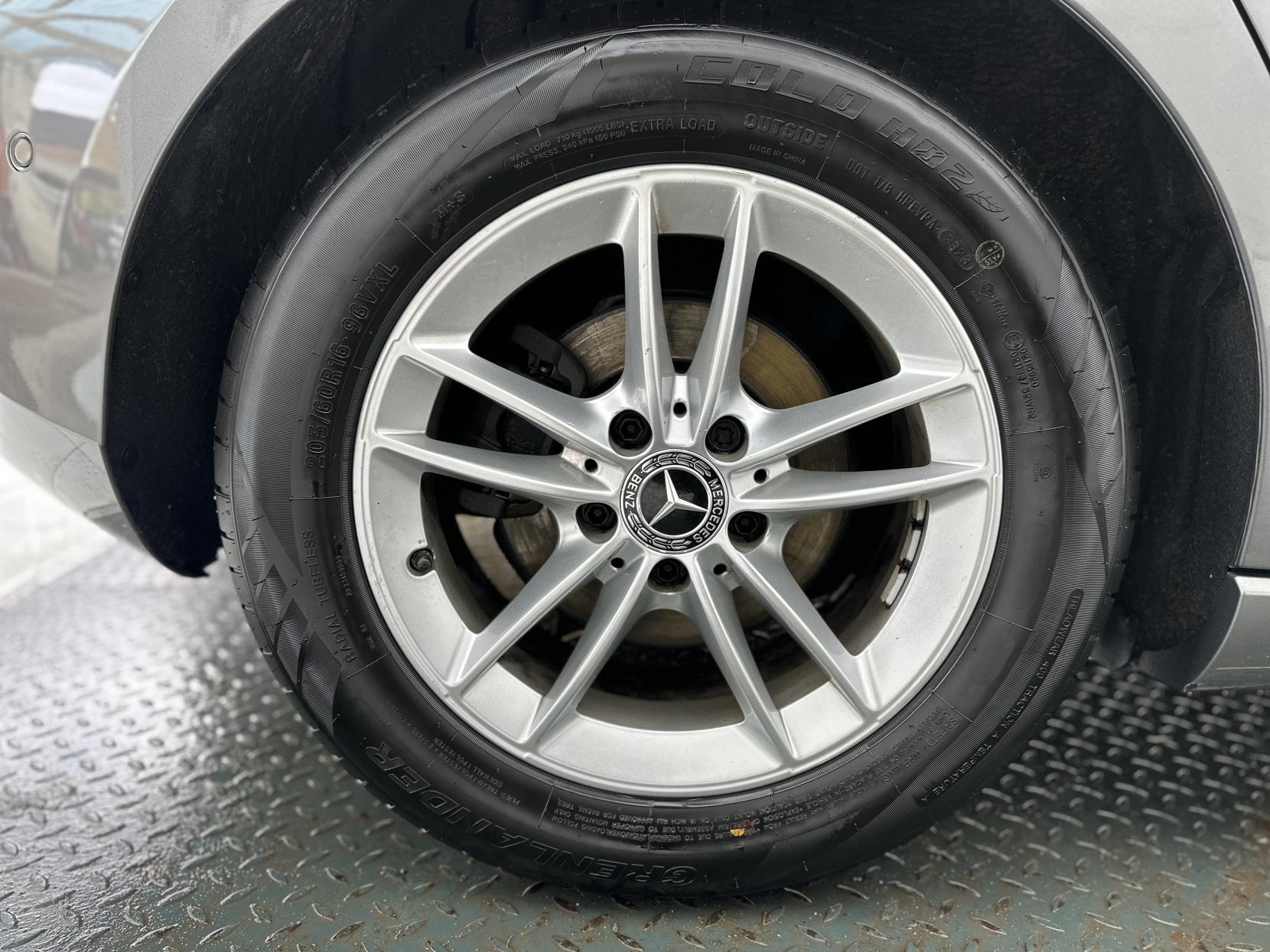 Mercedes-Benz A Class 1.3 A180 SE (Executive) Hatchback 5dr Petrol Manual Euro 6 (s/s) (136 ps)