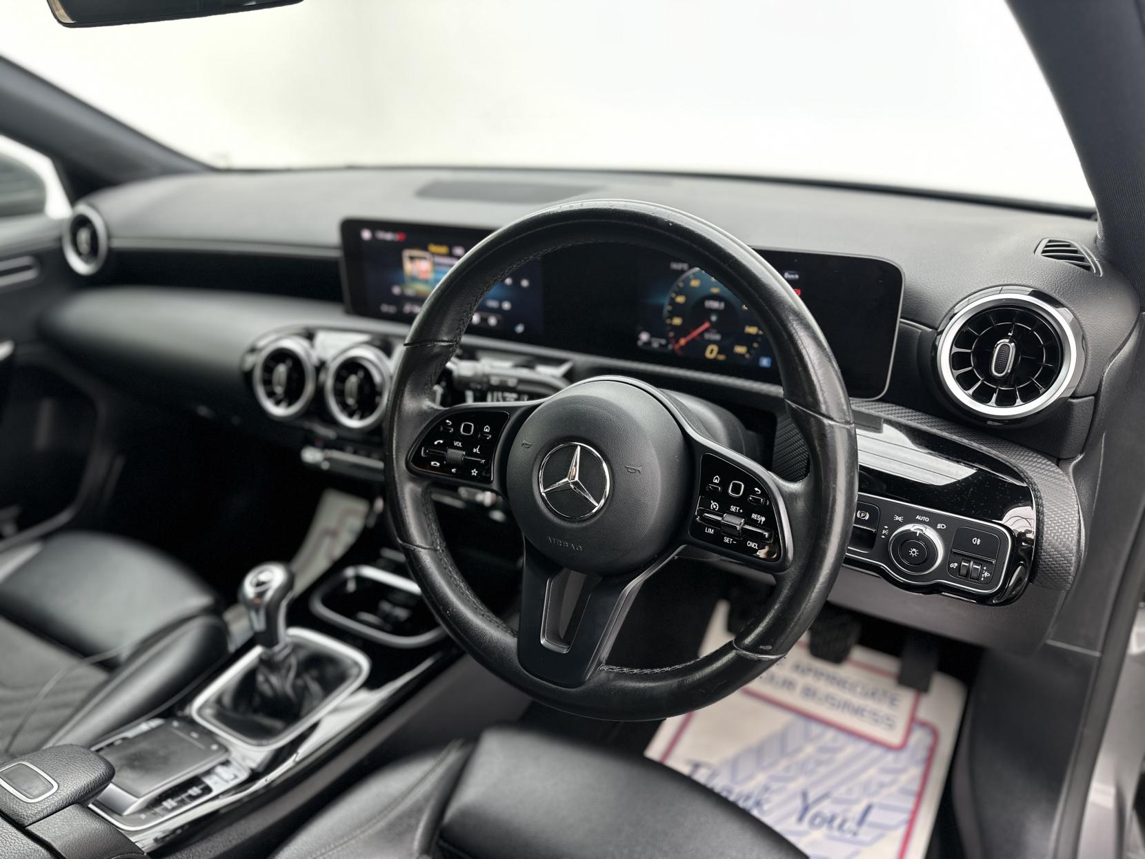 Mercedes-Benz A Class 1.3 A180 SE (Executive) Hatchback 5dr Petrol Manual Euro 6 (s/s) (136 ps)