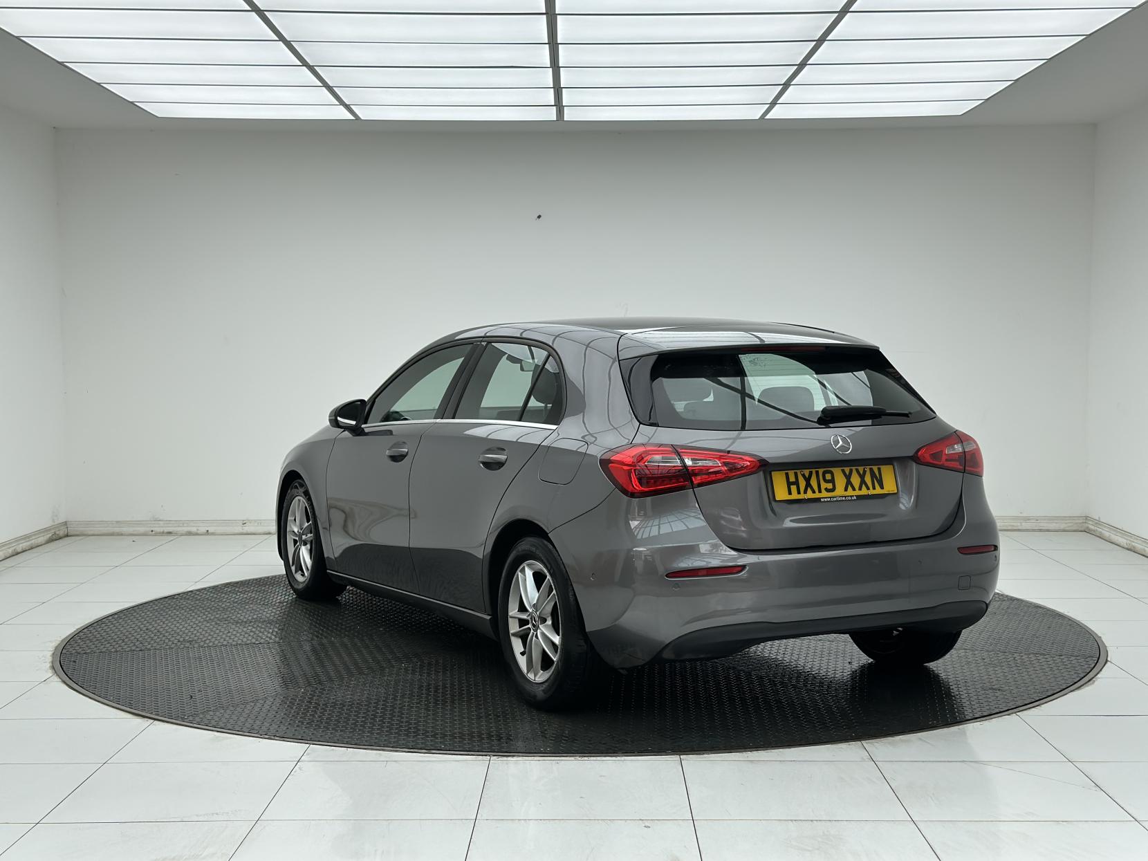 Mercedes-Benz A Class 1.3 A180 SE (Executive) Hatchback 5dr Petrol Manual Euro 6 (s/s) (136 ps)
